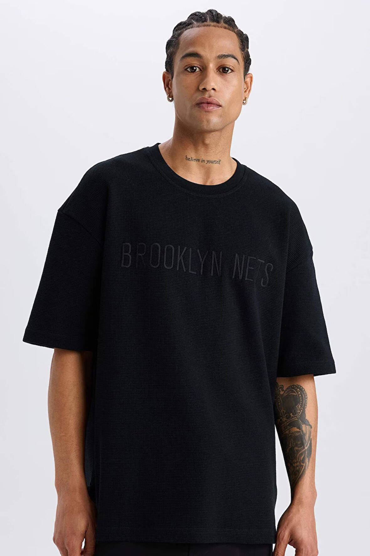 DeFactoFit NBA Brooklyn Nets Oversize Geniş Kalıp Bisiklet Yaka Waffle Kısa Kollu Tişört D8504AX25SPBK81