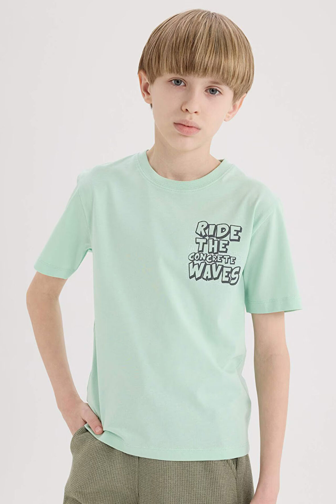 DeFacto Erkek Çocuk Bisiklet Yaka Baskılı Kısa Kollu Tişört E0168A825SMTR123
