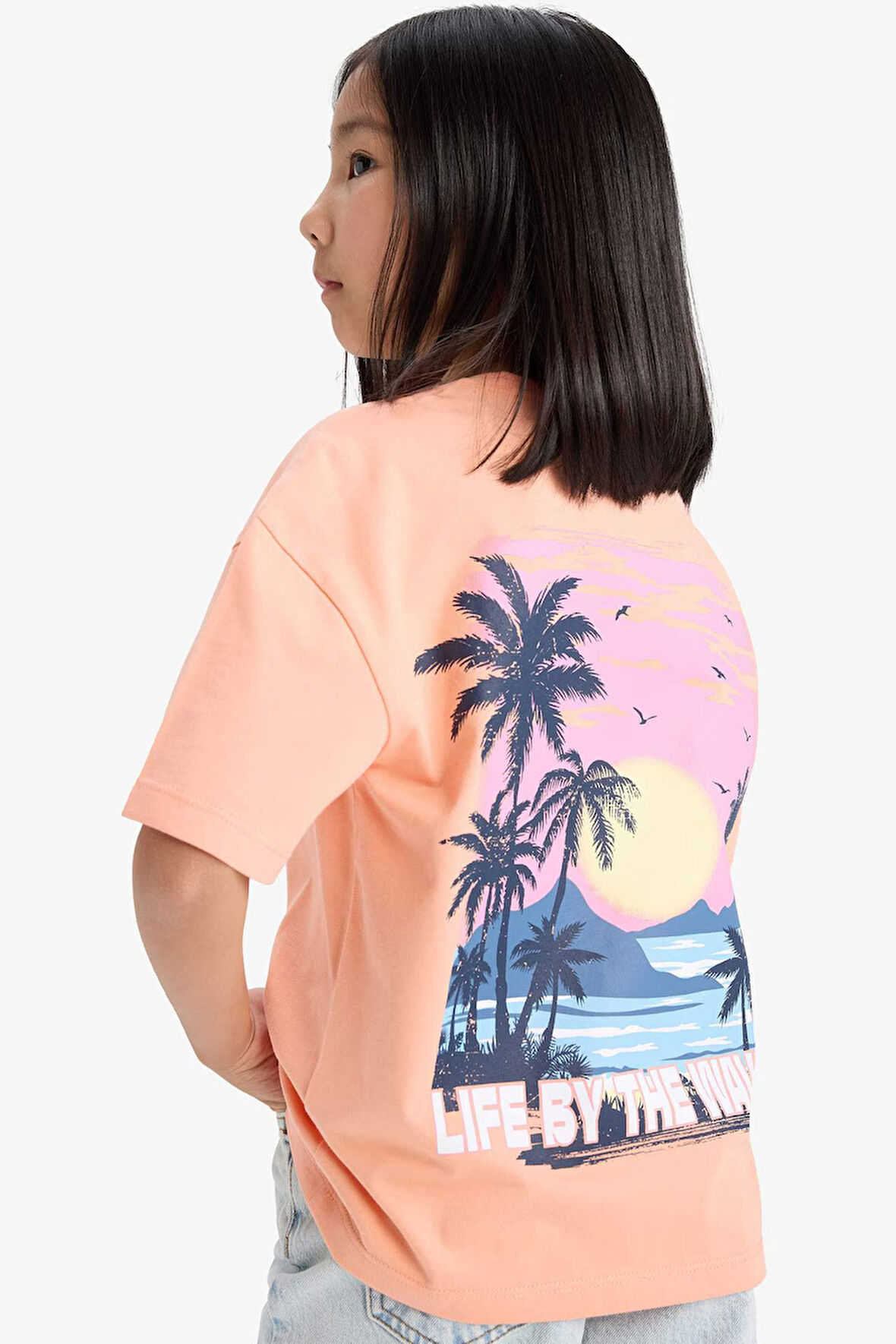 DeFacto Kız Çocuk Relax Fit Bisiklet Yaka Sırt Baskılı Kısa Kollu Tişört E0354A825SMOG189