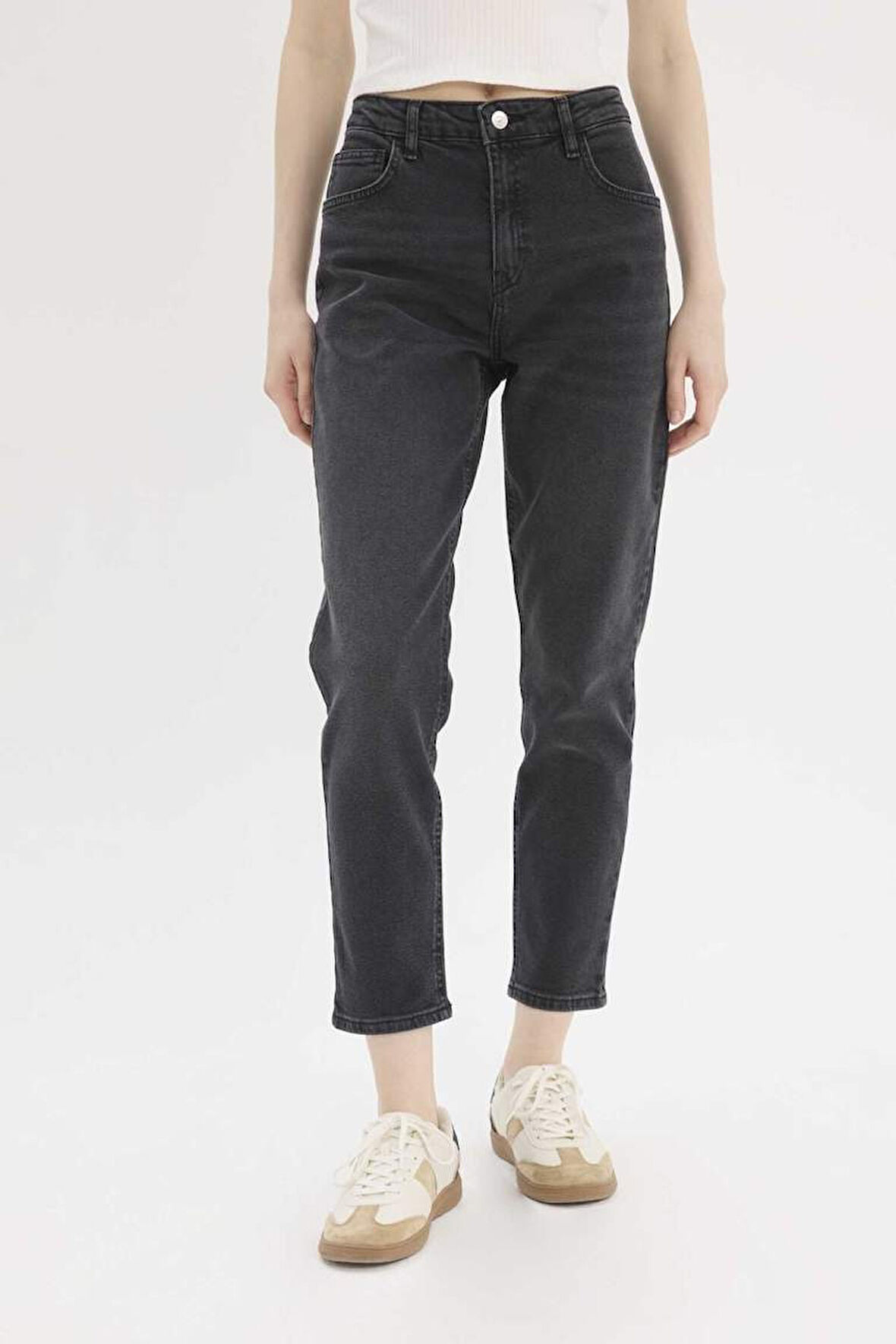 DeFacto Lina Comfort Mom Normal Bel Düz Paça Jean Kar Yıkamalı Pantolon D7944AX25SPNM36