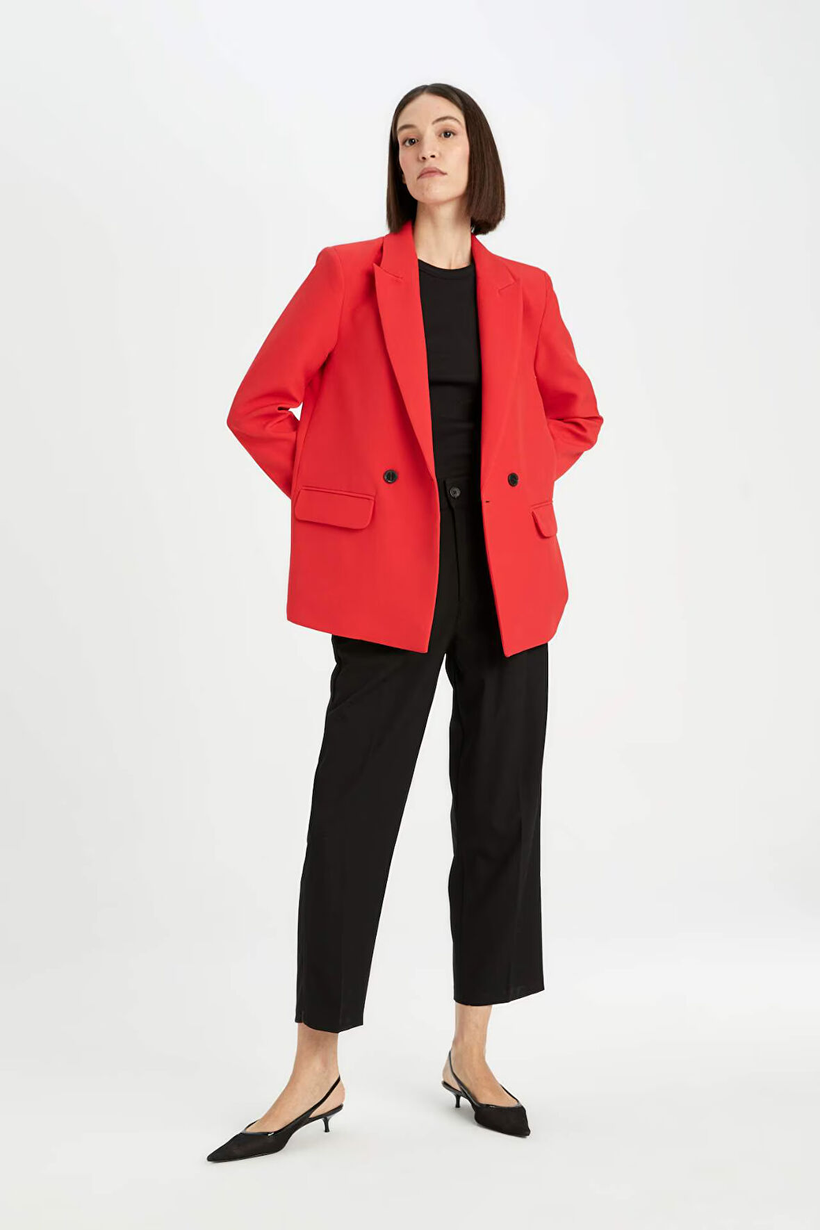 DeFacto Carrot Fit Pantolon Basic Düz Siyah Cepli Yüksek Bel Kısa Paça D9385AX24AUBK81