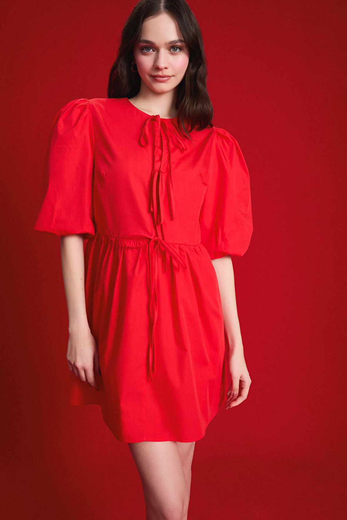 DeFacto A Kesim Bisiklet Yaka Bağcıklı Poplin Kısa Kollu Midi Abiye Elbise E7332AX25SPRD59