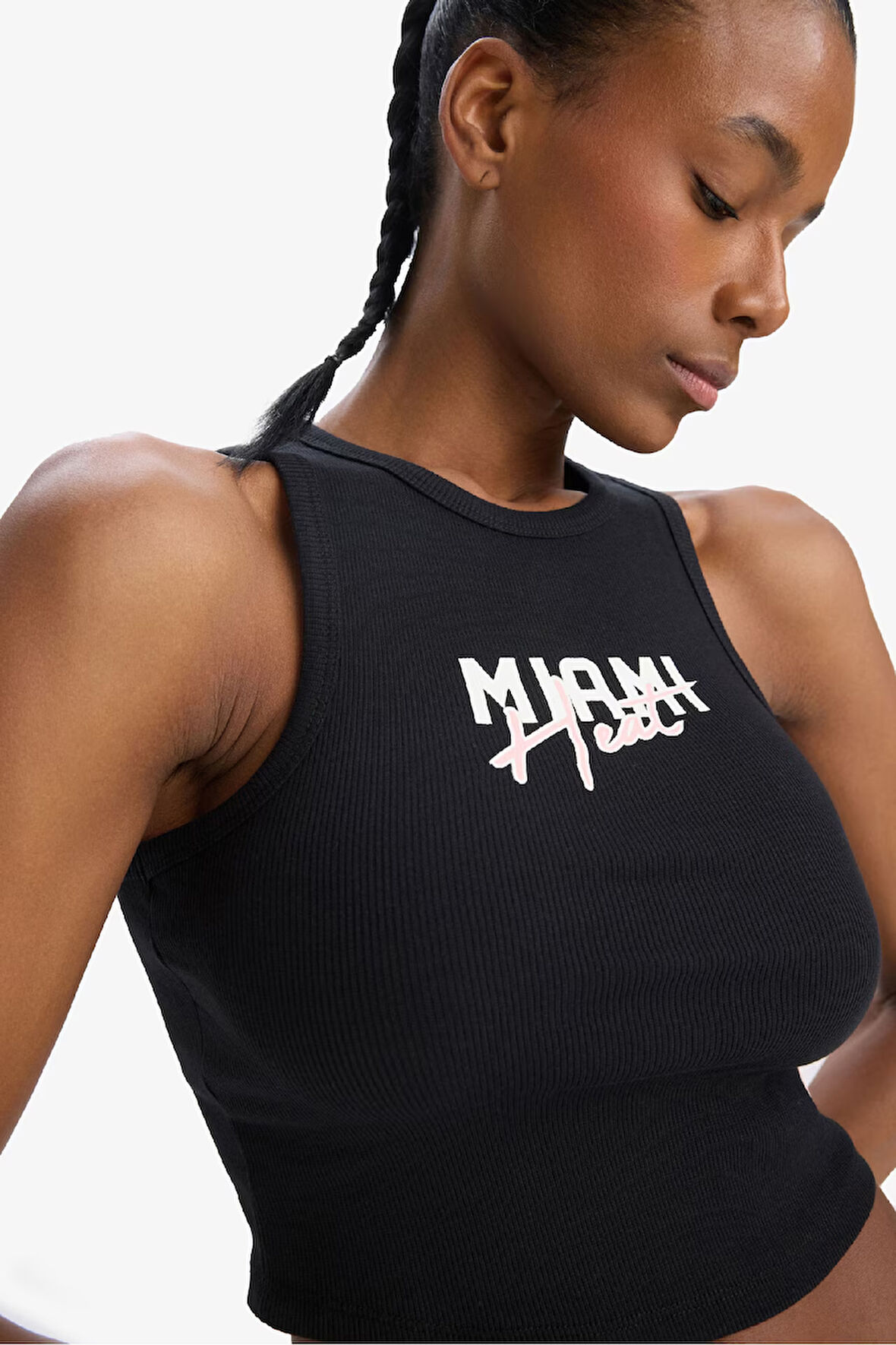 DeFactoFit NBA Miami Heat Crop Top Bisiklet Yaka Fitilli Kaşkorse Sporcu Atlet D8800AX25SPBK81