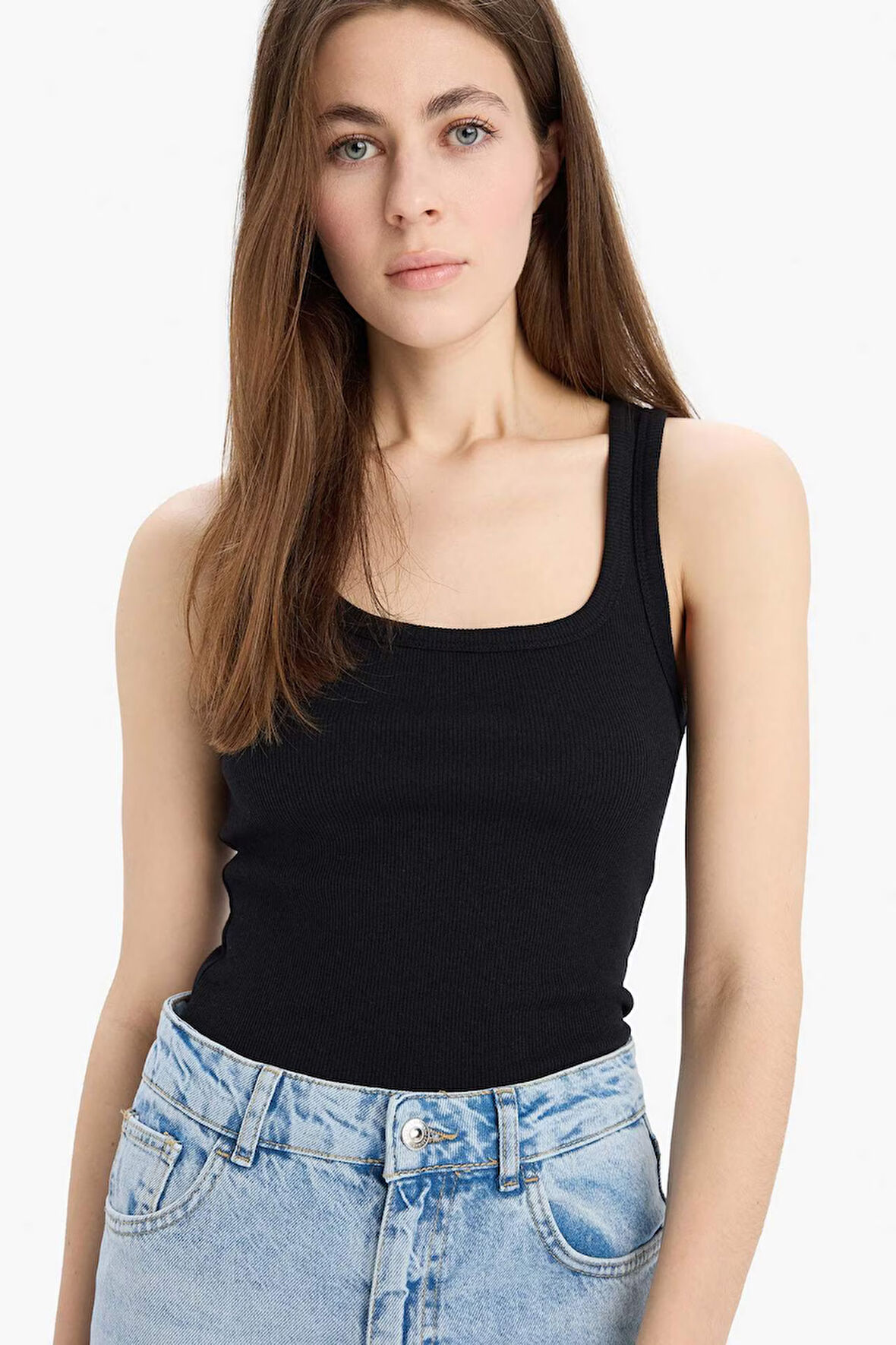 DeFacto Slim Fit Dar Kesim Basic Düz Yuvarlak Yaka Fitilli Kaşkorse Atlet E7894AX25SMBK81