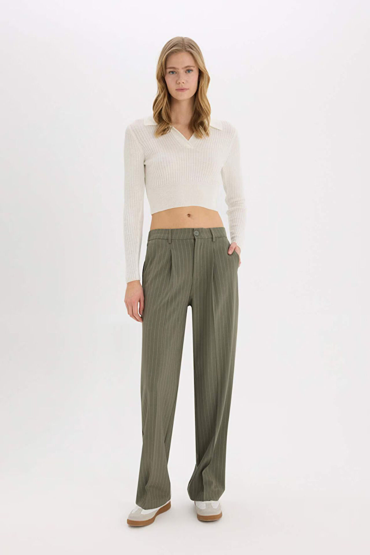 DeFacto Wide Leg Klasik Kumaş Pantolon Pensli Çift Cepli Normal Bel Standart Boy D5066AX25SPKH351