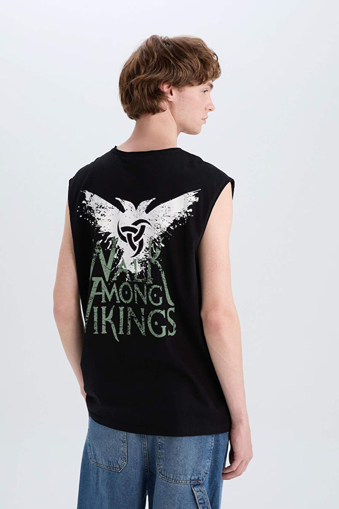 DeFacto %100 Pamuk Vikings Valhalla Boxy Fit Bisiklet Yaka Sırt Baskılı Atlet E3320AX25SMBK81