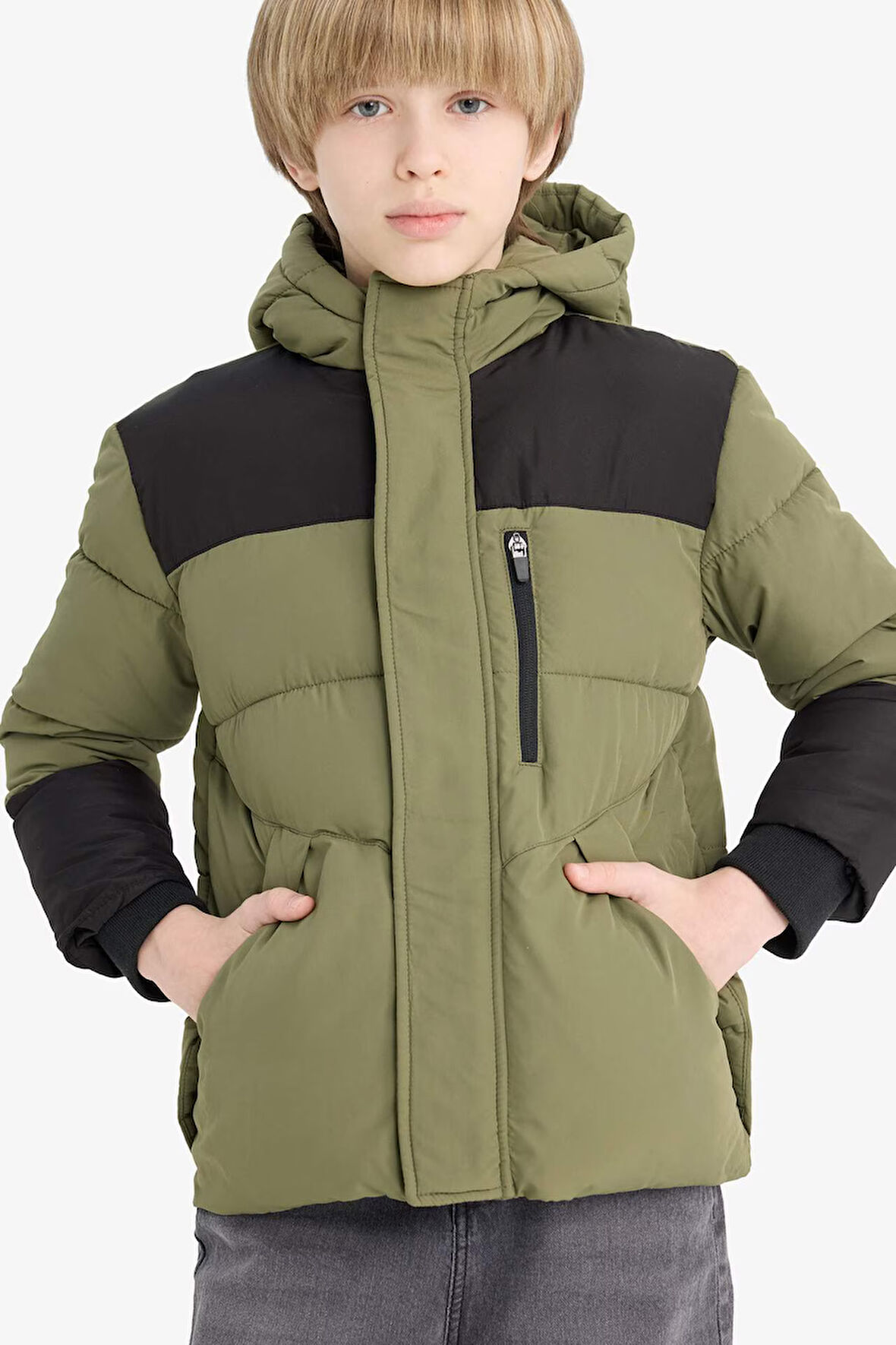 Erkek Çocuk Su Geçirmez Kapüşonlu Fermuarlı Şişme Mont