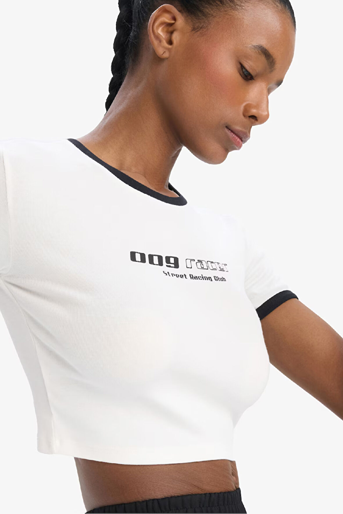 DeFactoFit Slim Fit Dar Kesim Bisiklet Yaka Baskılı Sporcu Ribana Kısa Kollu Tişört E4796AX25SPER136