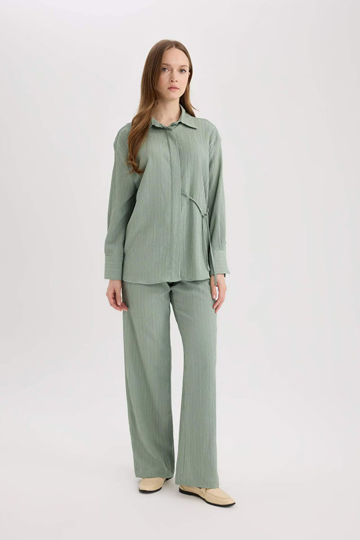 Wide Leg Cep Detaylı Standart Paça Krinkıl Kumaş Pantolon