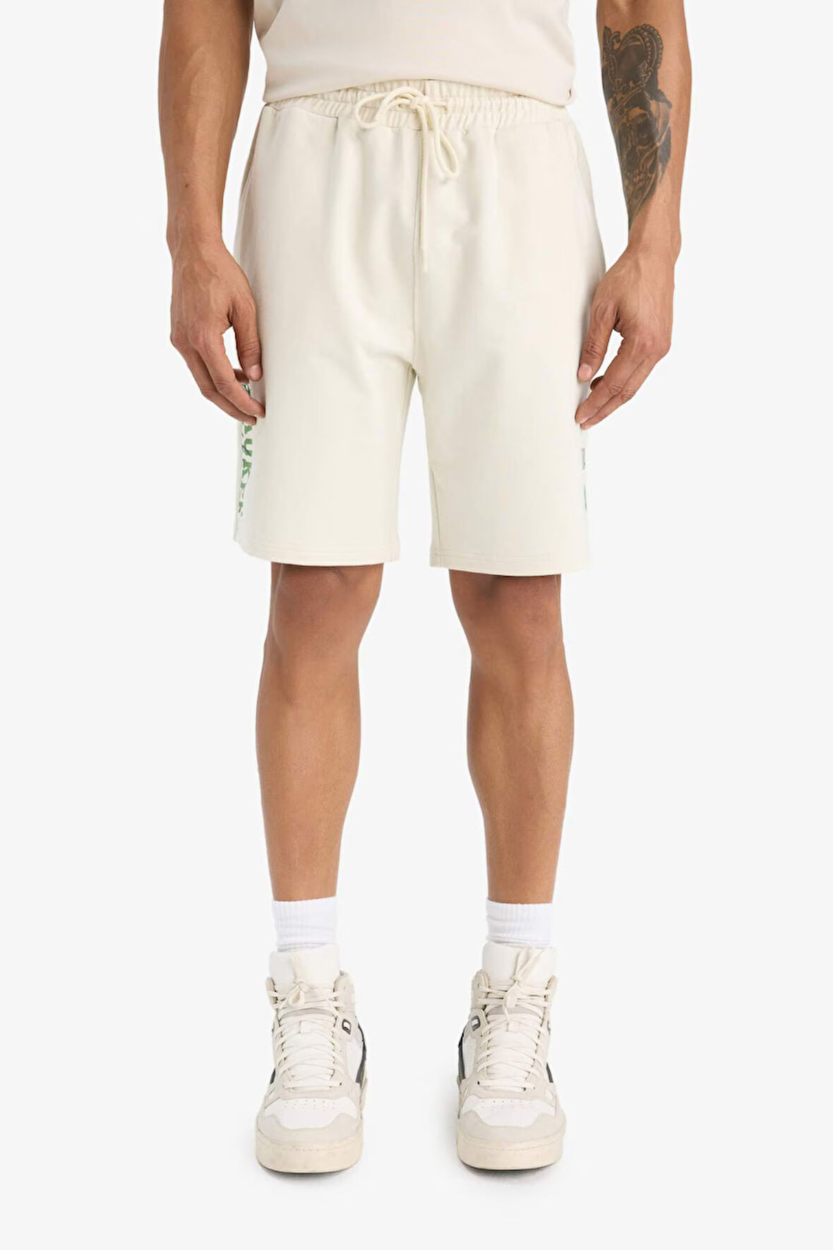 DeFactoFit NBA Milwaukee Bucks Standart Fit Kısa Paça Şort