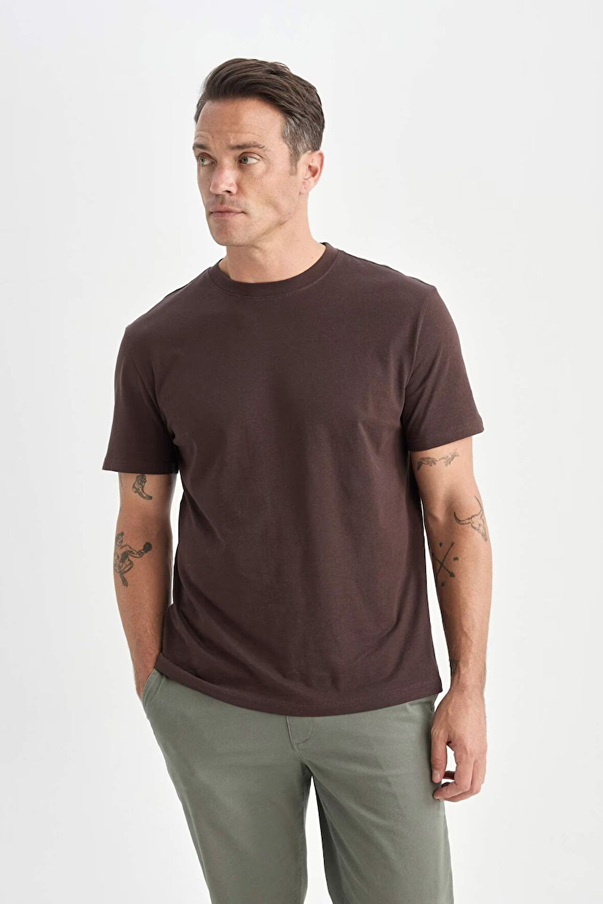 DeFacto New Regular Fit Bisiklet Yaka Basic Düz %100 Pamuk Kısa Kollu Tişört V7699AZ25SPBN192