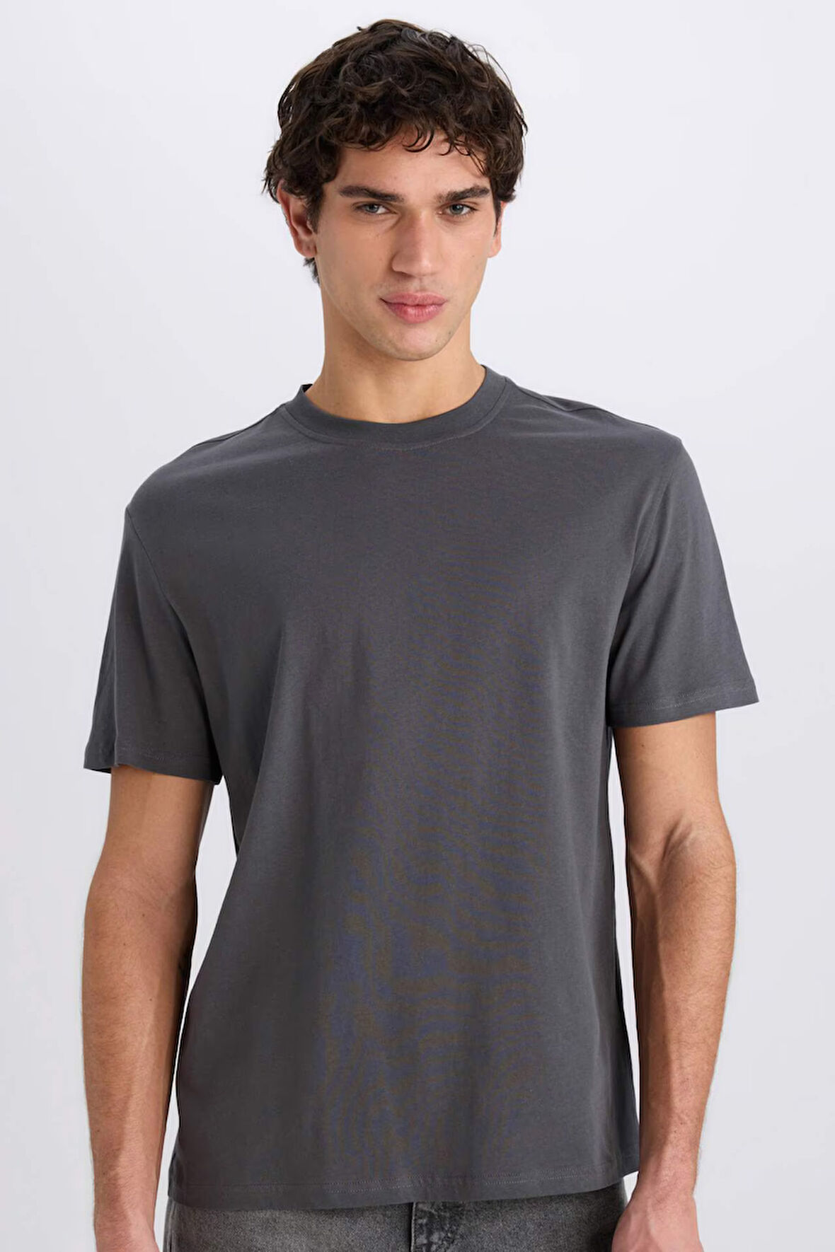 DeFacto New Regular Fit Bisiklet Yaka Basic Düz %100 Pamuk Kısa Kollu Tişört V7699AZ25SPAR9