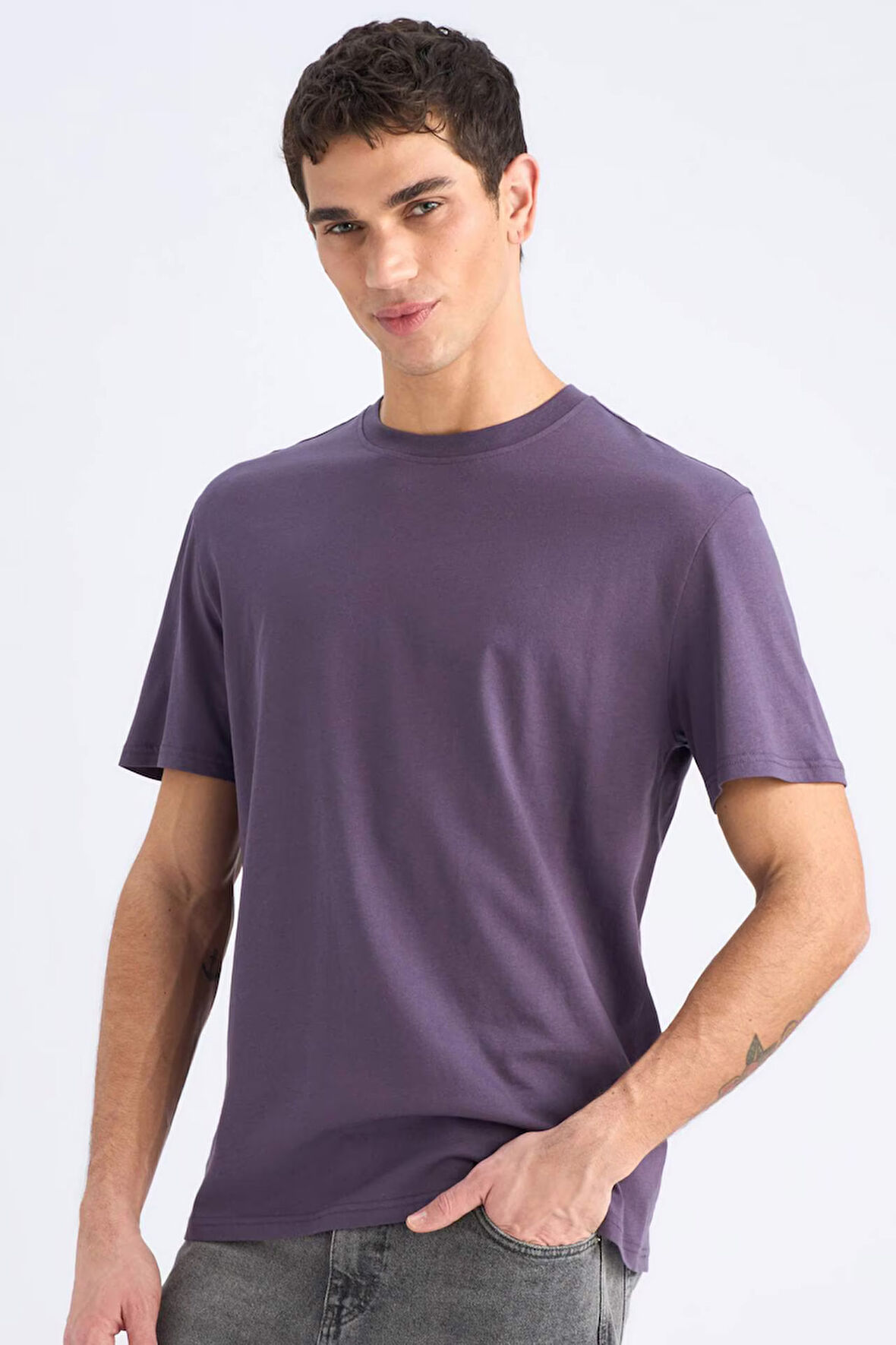 DeFacto New Regular Fit Bisiklet Yaka Basic Düz %100 Pamuk Kısa Kollu Tişört V7699AZ25SPPR187