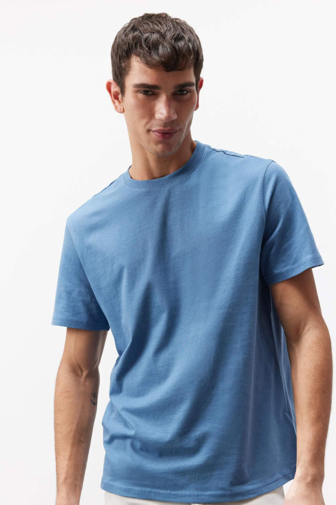 DeFacto New Regular Fit Bisiklet Yaka Basic Düz %100 Pamuk Kısa Kollu Tişört V7699AZ25SPIN250