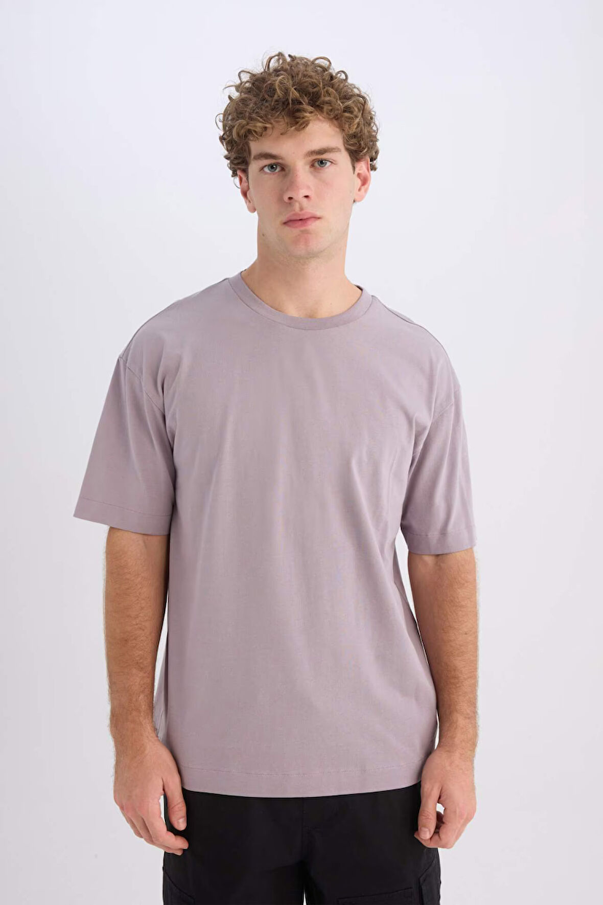 DeFacto Boxy Fit Bisiklet Yaka Basic Düz Kısa Kollu Tişört D6070AX25SPPR326