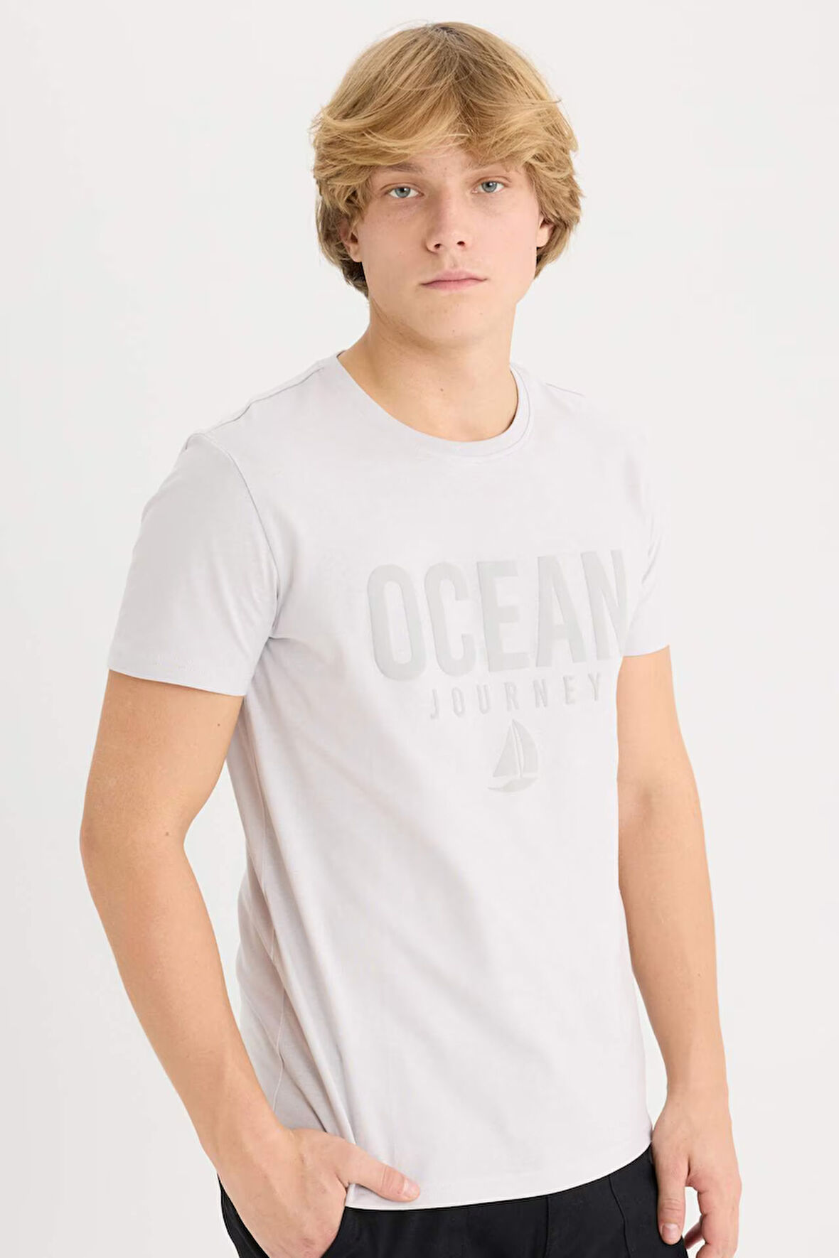 DeFacto %100 Pamuk Slim Fit Dar Kesim Bisiklet Yaka Baskılı Kısa Kollu Tişört D9354AX25SPGR184