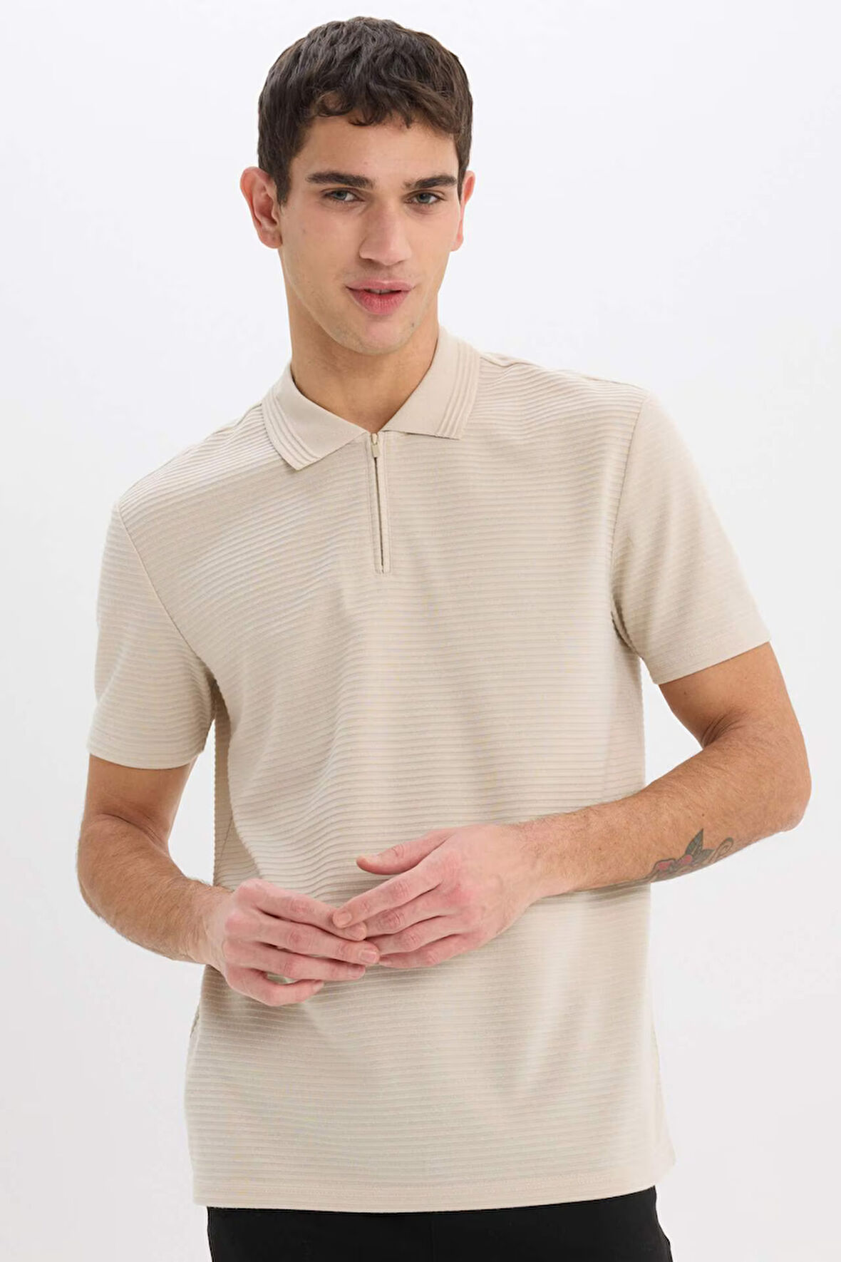 DeFacto Regular Fit Polo Yaka Fermuarlı Kısa Kollu Polo Tişört E4233AX25SMBG737