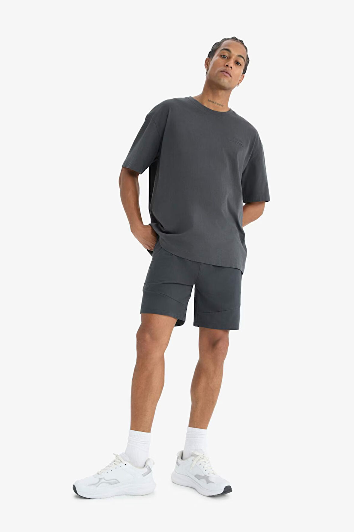 DeFactoFit Standart Fit Sporcu Beli Bağcıklı Cepli Şort