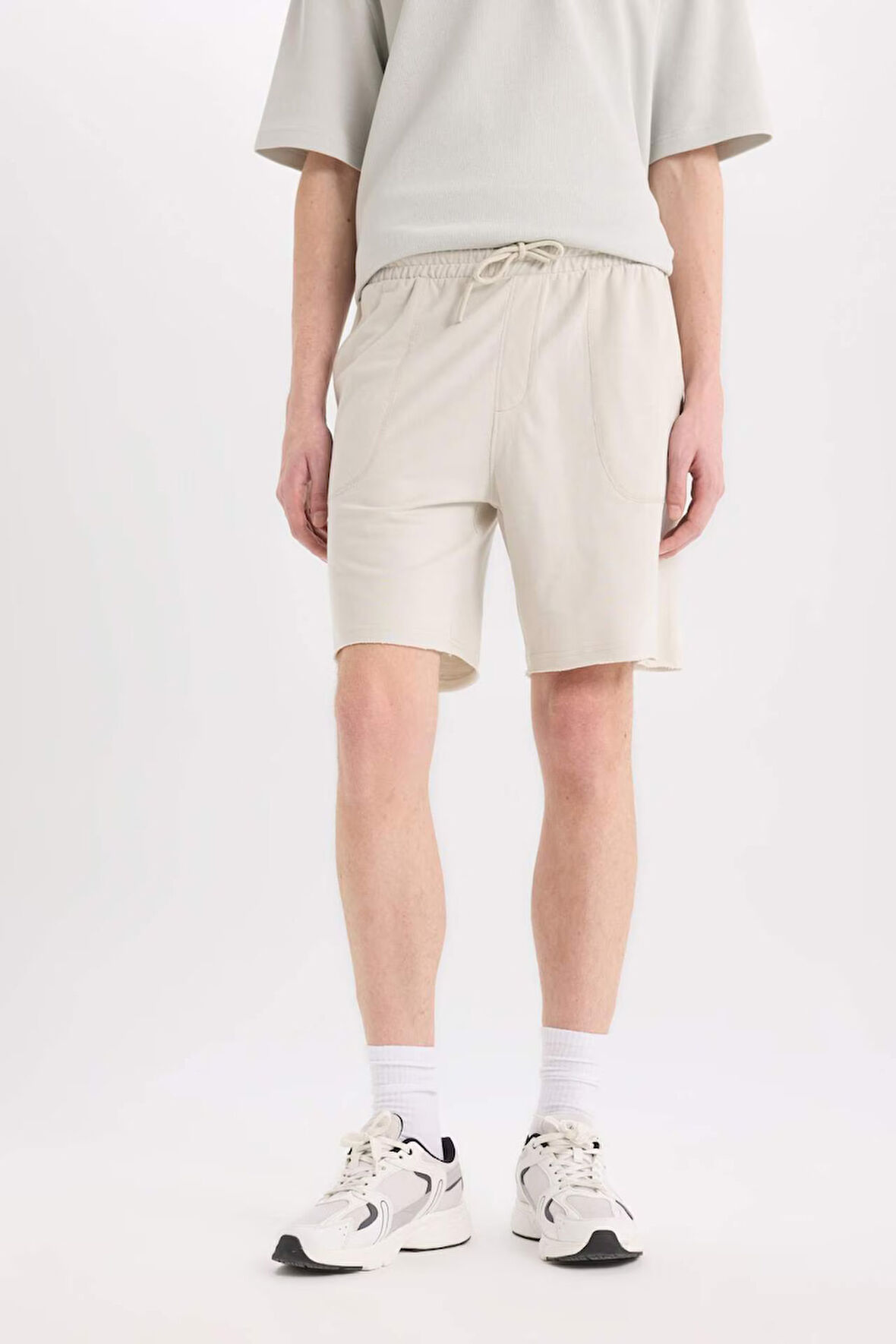 Slim Fit Dar Kesim Dar Paça Cepli Basic Düz Şort
