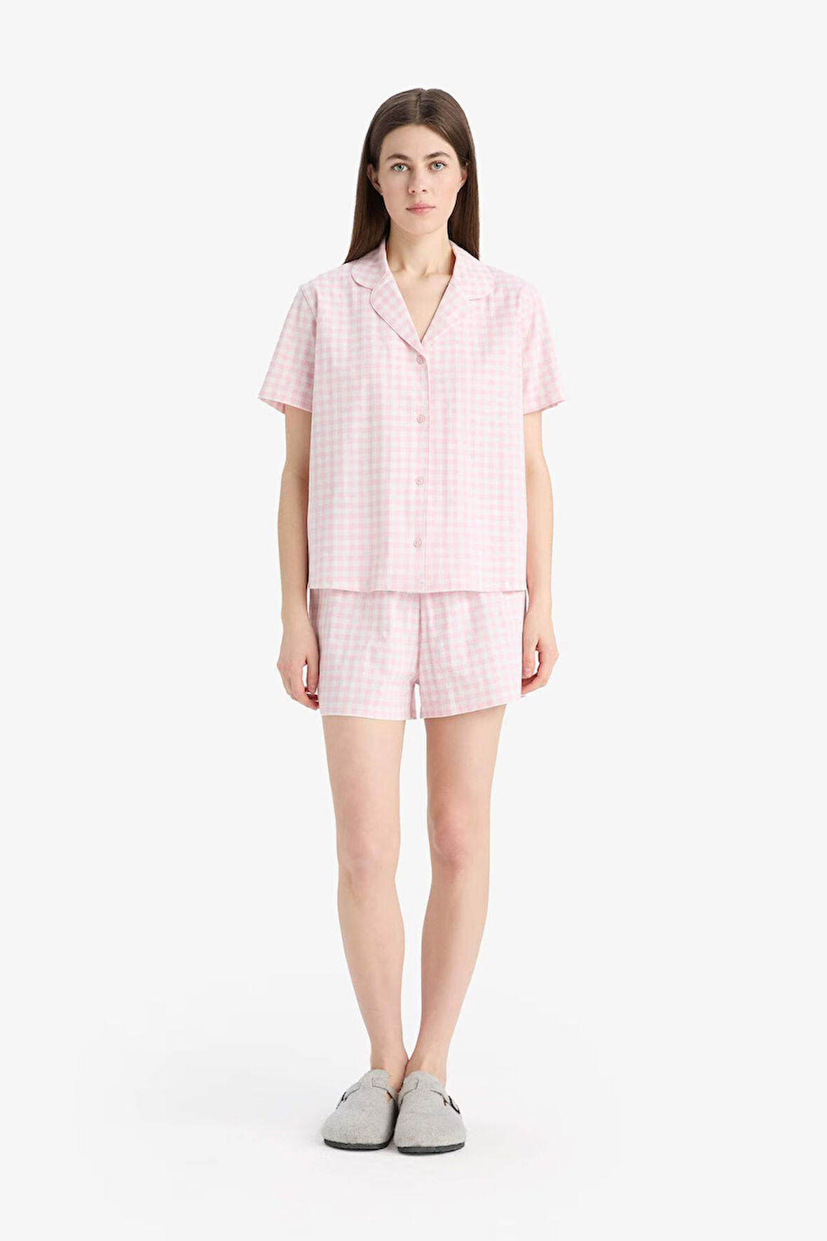 DeFacto Regular Fit Pijama Takımı Kısa Kollu Pijama Üstü Esnek Belli Şort Pijama Altı-Fall in Love E4337AX25SMPN648