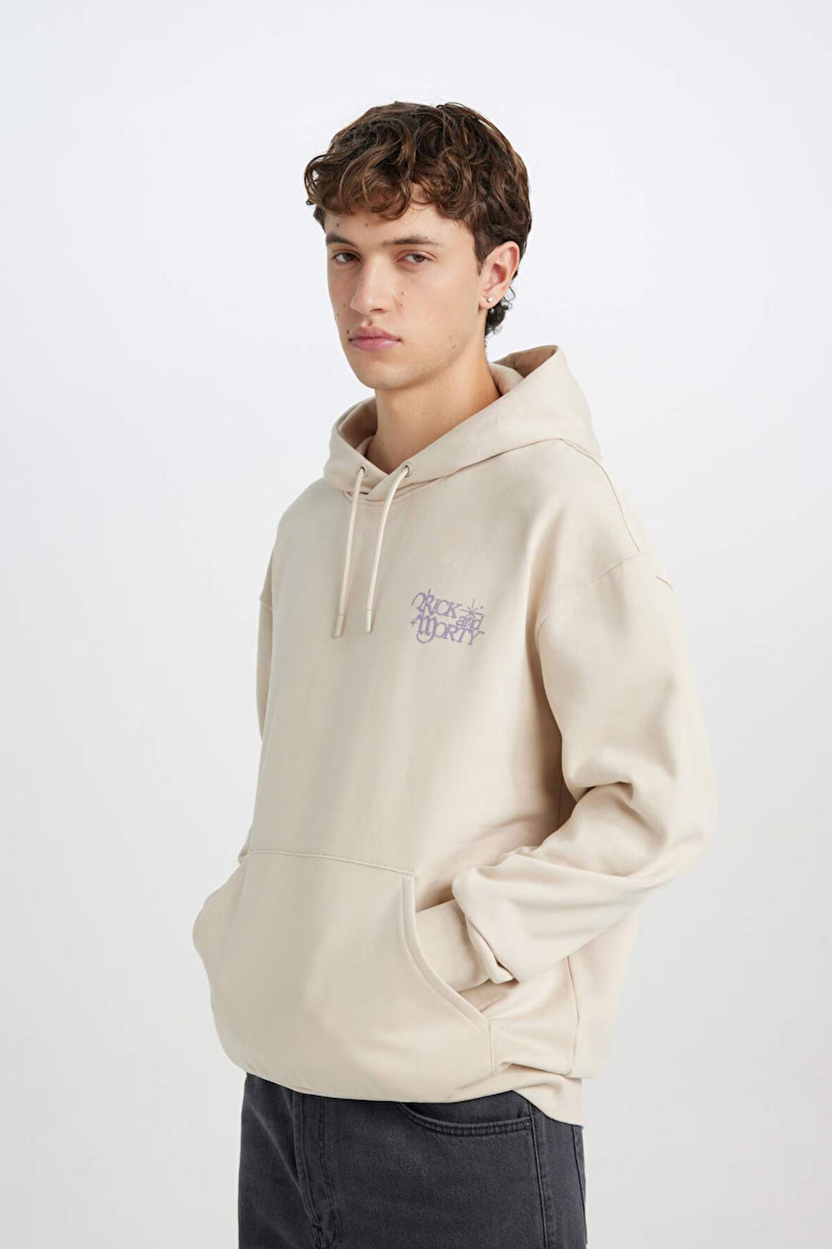 Rick and Morty Boxy Fit Kapüşonlu Baskılı Sweatshirt