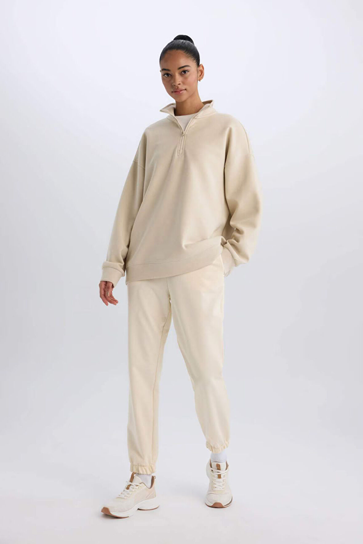 DeFactoFit Standart Fit Uzun Sporcu İnce Eşofman Altı Cepli Jogger Paça D7139AX25SPER109