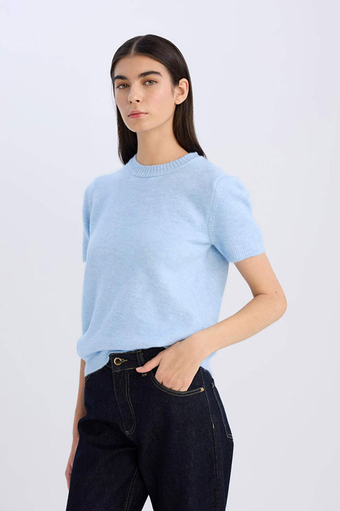 DeFacto Regular Fit Bisiklet Yaka Basic Düz Triko Kısa Kollu Tişört   Kazak E3214AX24WNBE553