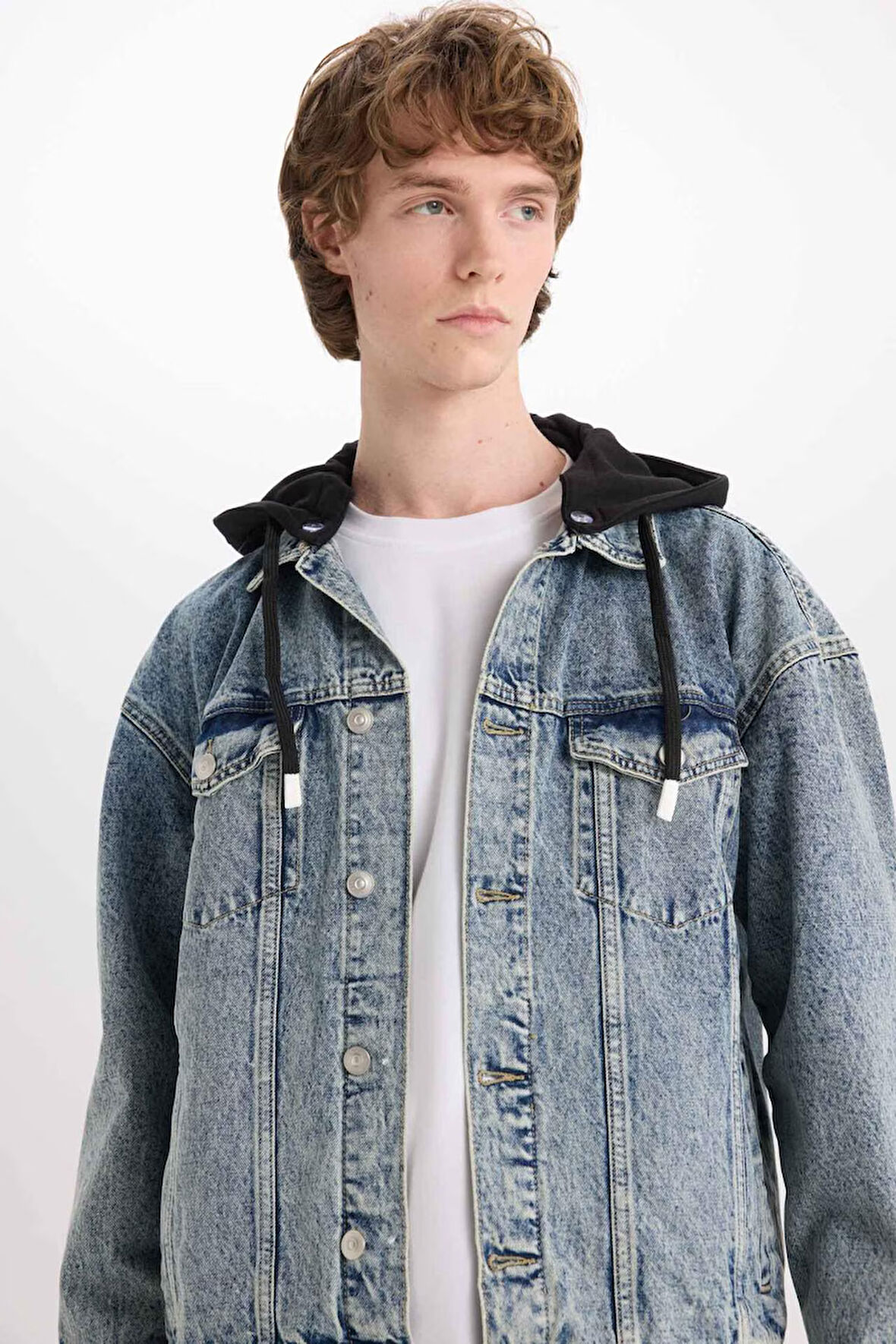 Oversize Geniş Kalıp Kapüşonlu Düğmeli Jean Ceket