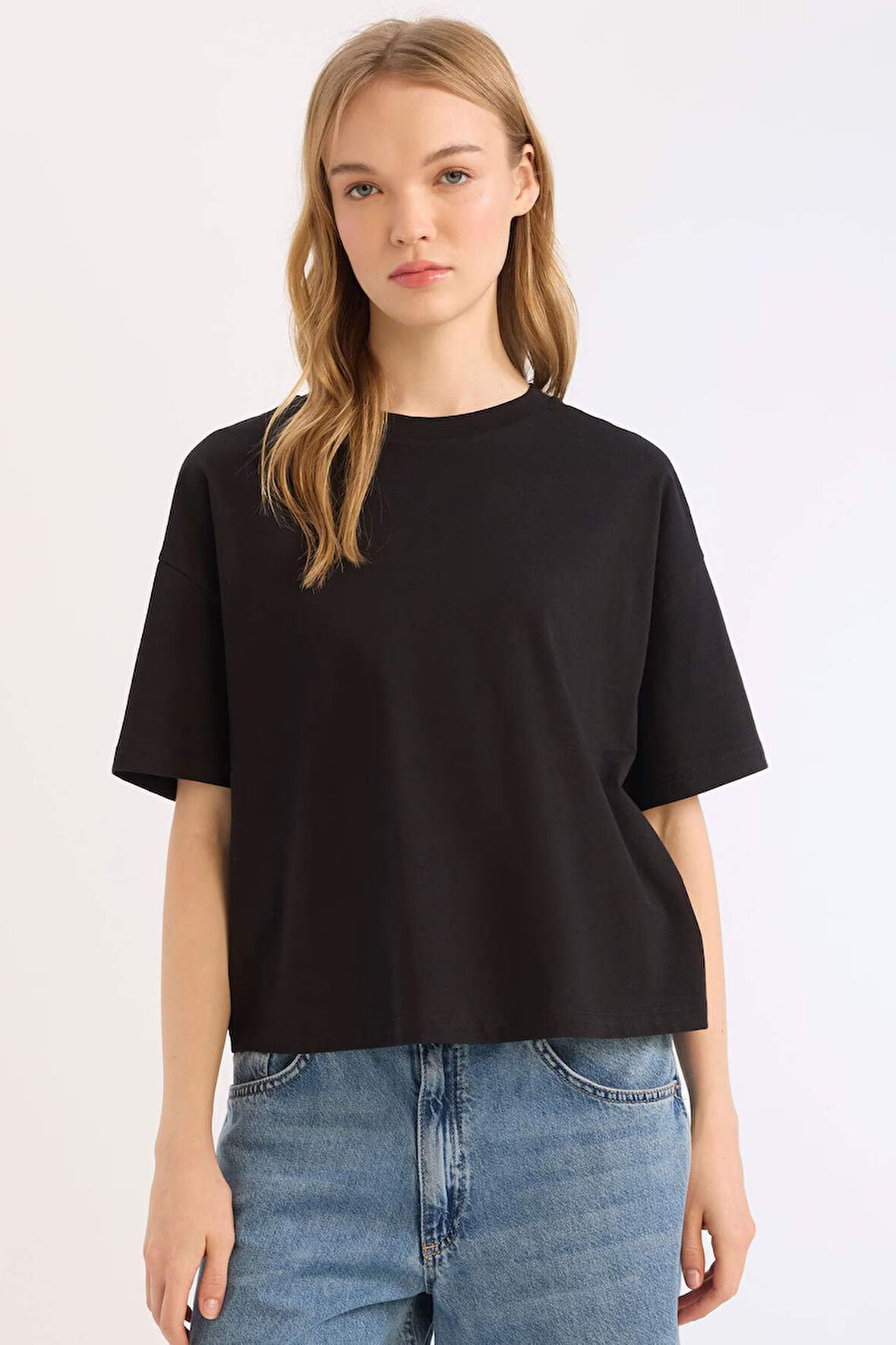 DeFacto Coool Loose Fit Bisiklet Yaka Basic Düz Kalın Kumaş Kısa Kollu Tişört E0291AX25SMBK81