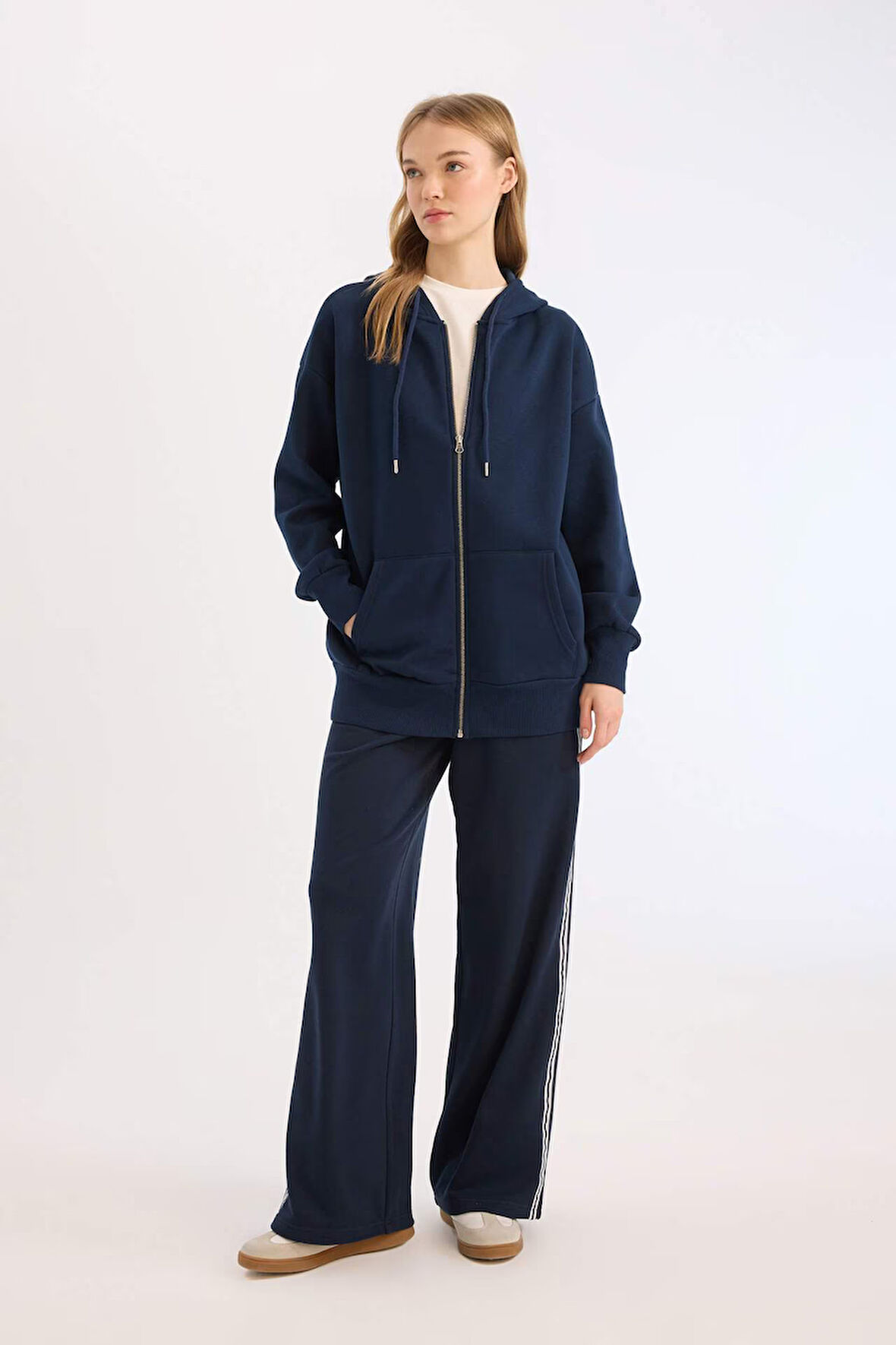 DeFacto 	Coool Wide Leg Eşofman Altı Basic Düz Beli Lastikli Geniş Bol Paça E5374AX25SPNV241