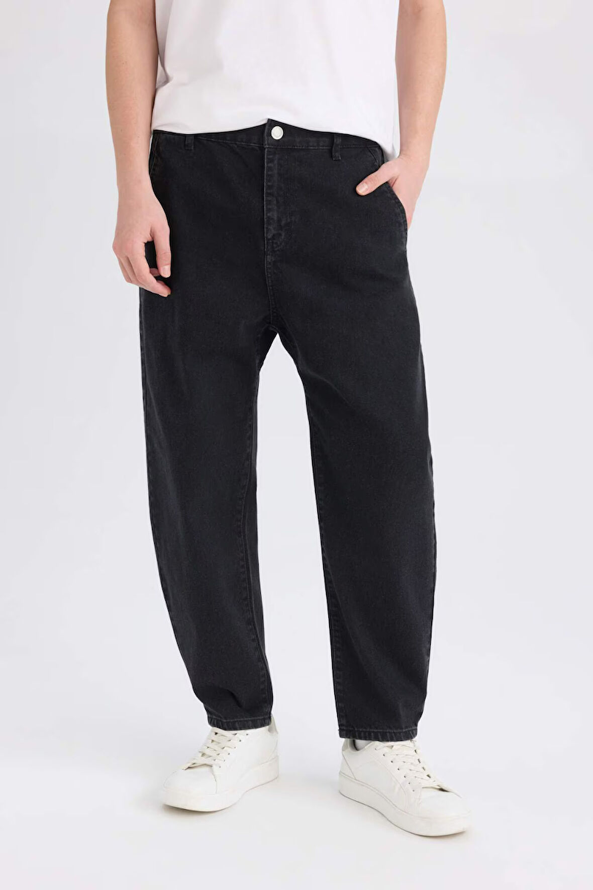 DeFacto %100 Pamuk Relaxed Slouchy Fit Rahat Beli Lastikli Rahat Kesim Dar Paça Siyah Jean Pantolon B8320AX25SPNM40