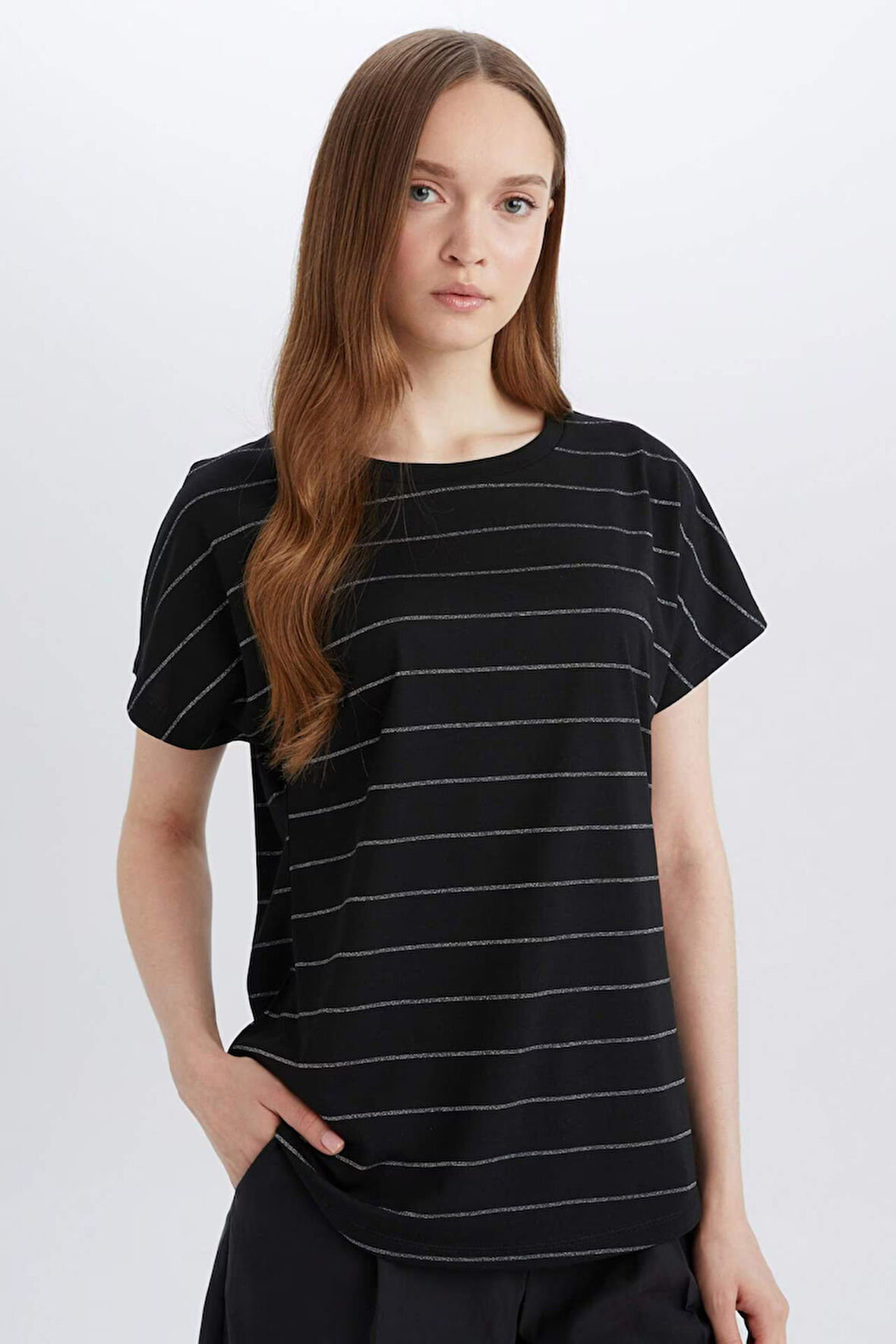 DeFacto Bisiklet Yaka Kısa Kollu Tişört E6075AX25SPBK81