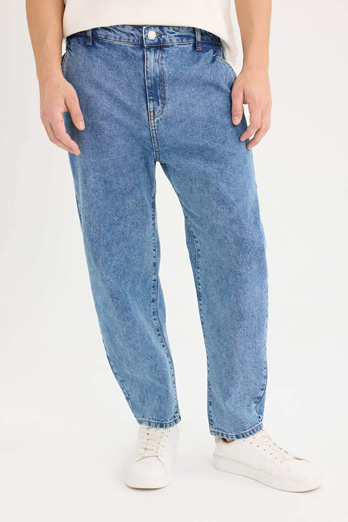 DeFacto Relaxed Slouchy Fit Rahat Kesim Düz Paça Jean Yıkamalı Pantolon E5387AX25SPNM28