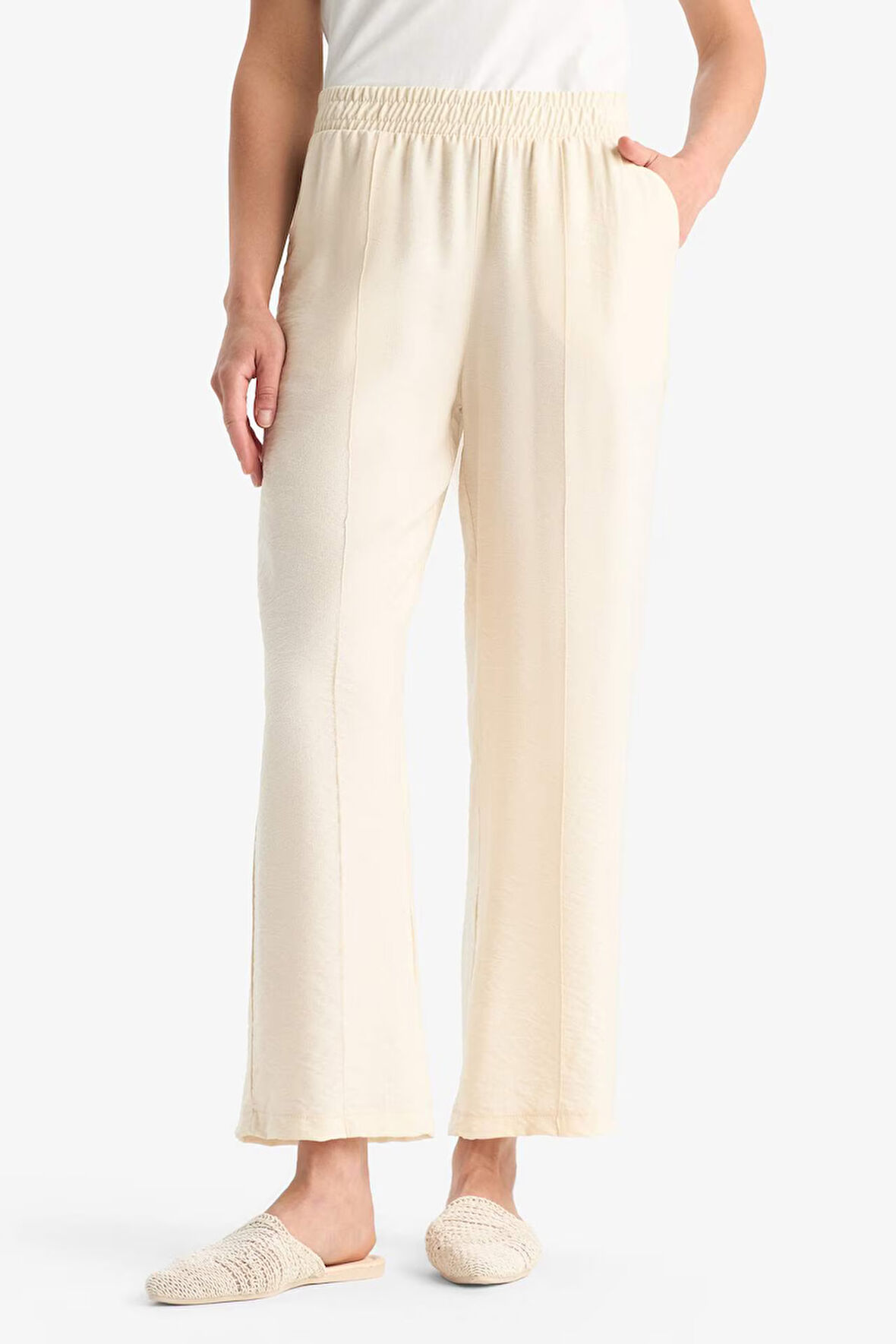 Regular Fit Esnek Belli Cepli Düz Paça Pantolon