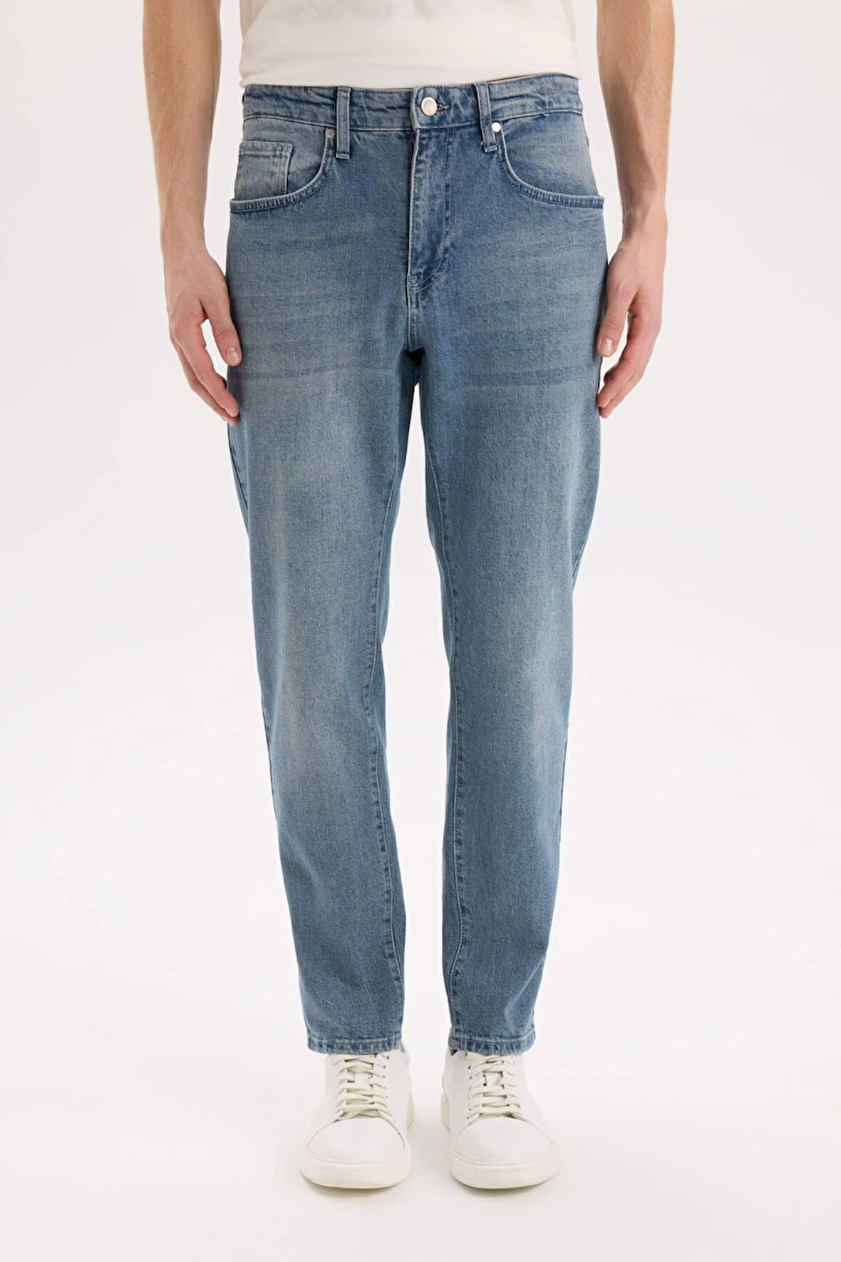 DeFacto Slim Tapered Fit Dar Kalıp Normal Bel Daralan Paça Jean Pantolon E3336AX25SPNM84