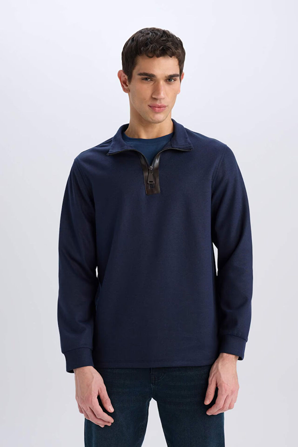 DeFacto Regular Fit Dik Yaka Yarım Fermuarlı Basic Düz Sweatshirt D7226AX25SPNV64