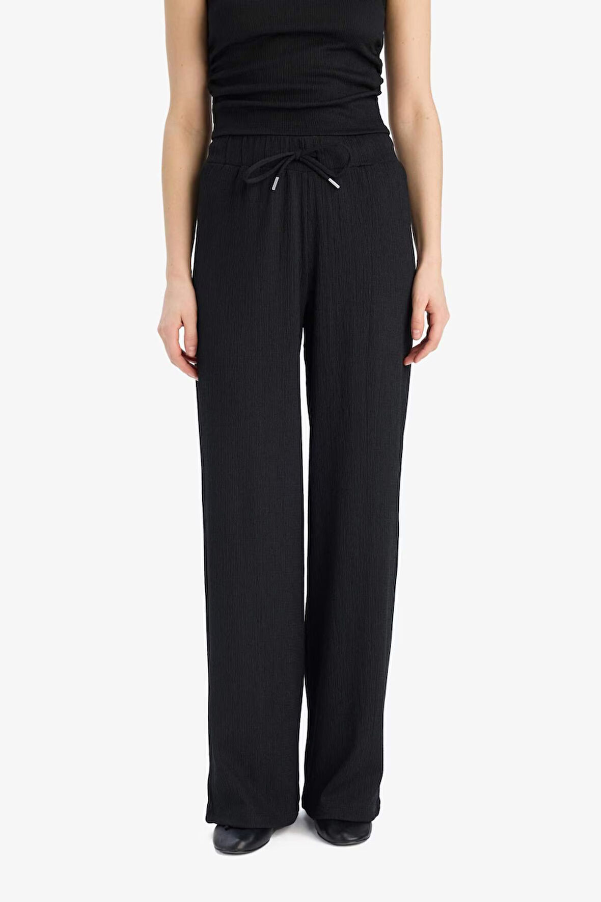 DeFacto Straight Fit Esnek Belli Bağcıklı Cepli Bürümcük Pantolon E3408AX25SPBK81