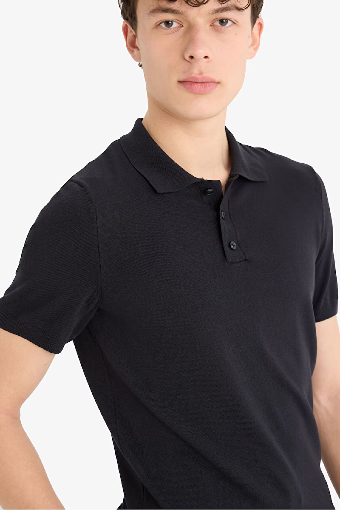 DeFacto Standart Fit Polo Yaka Kısa Kollu Siyah Triko Tişört E3241AX25SPBK27