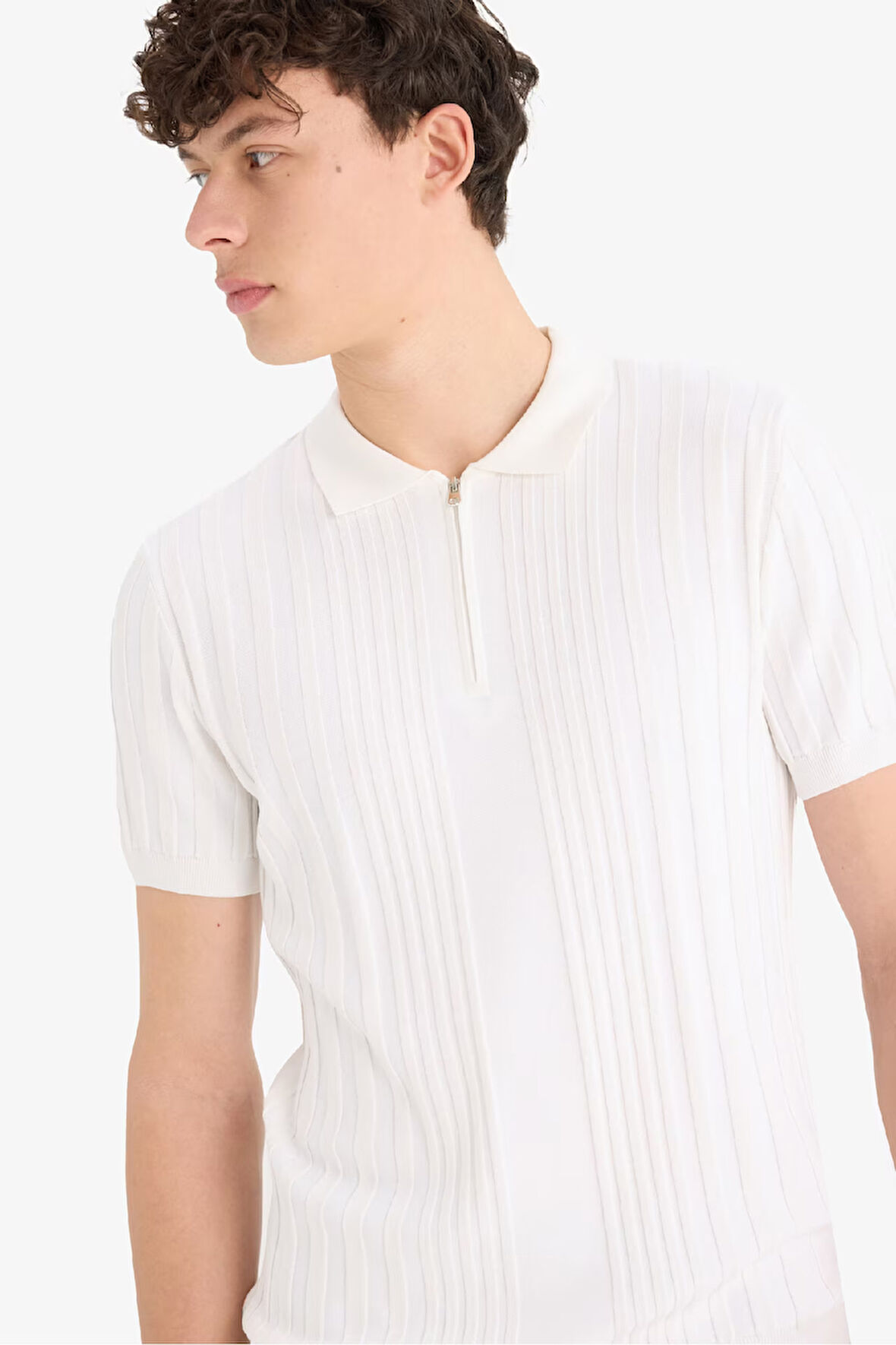 DeFacto Standart Fit Polo Yaka Yarım Fermuarlı Kısa Kollu Triko Tişört E3243AX25SPWT32