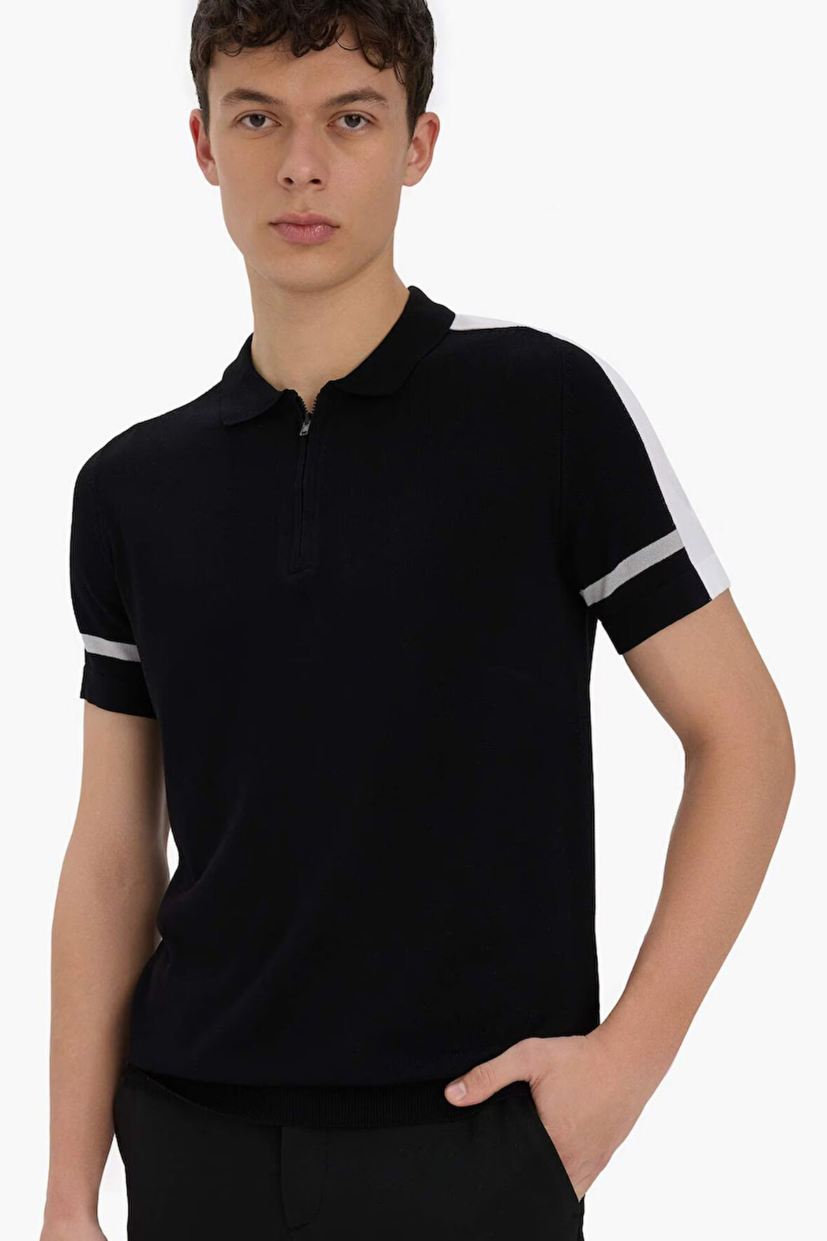 DeFacto Slim Fit Dar Kesim Polo Yaka Fermuarlı Kısa Kollu Triko Tişört C5015AX25SMBK81
