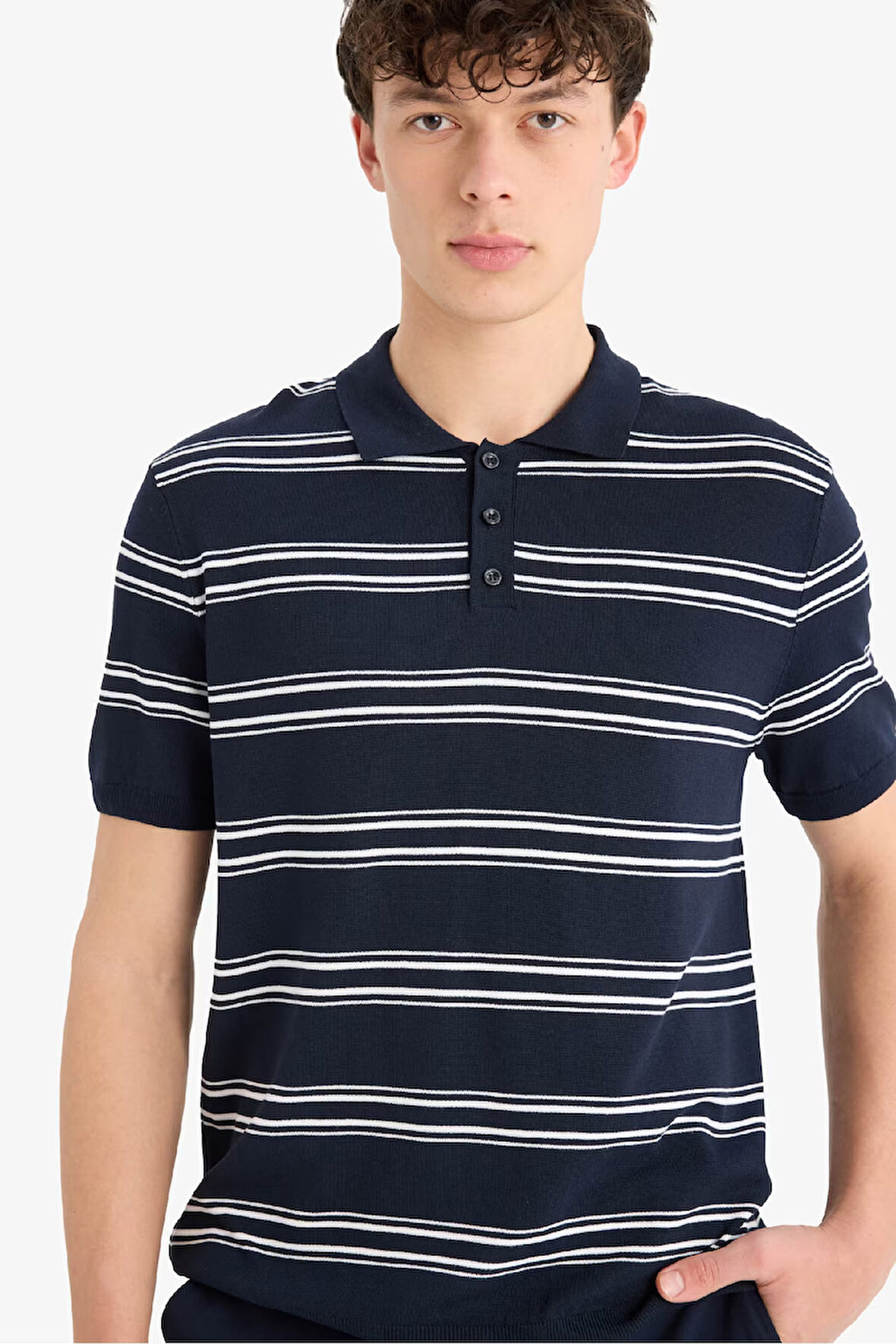 DeFacto Regular Fit Polo Yaka Çizgili Kısa Kollu Yumuşak Tuşeli Triko Tişört E2665AX25SPNV64