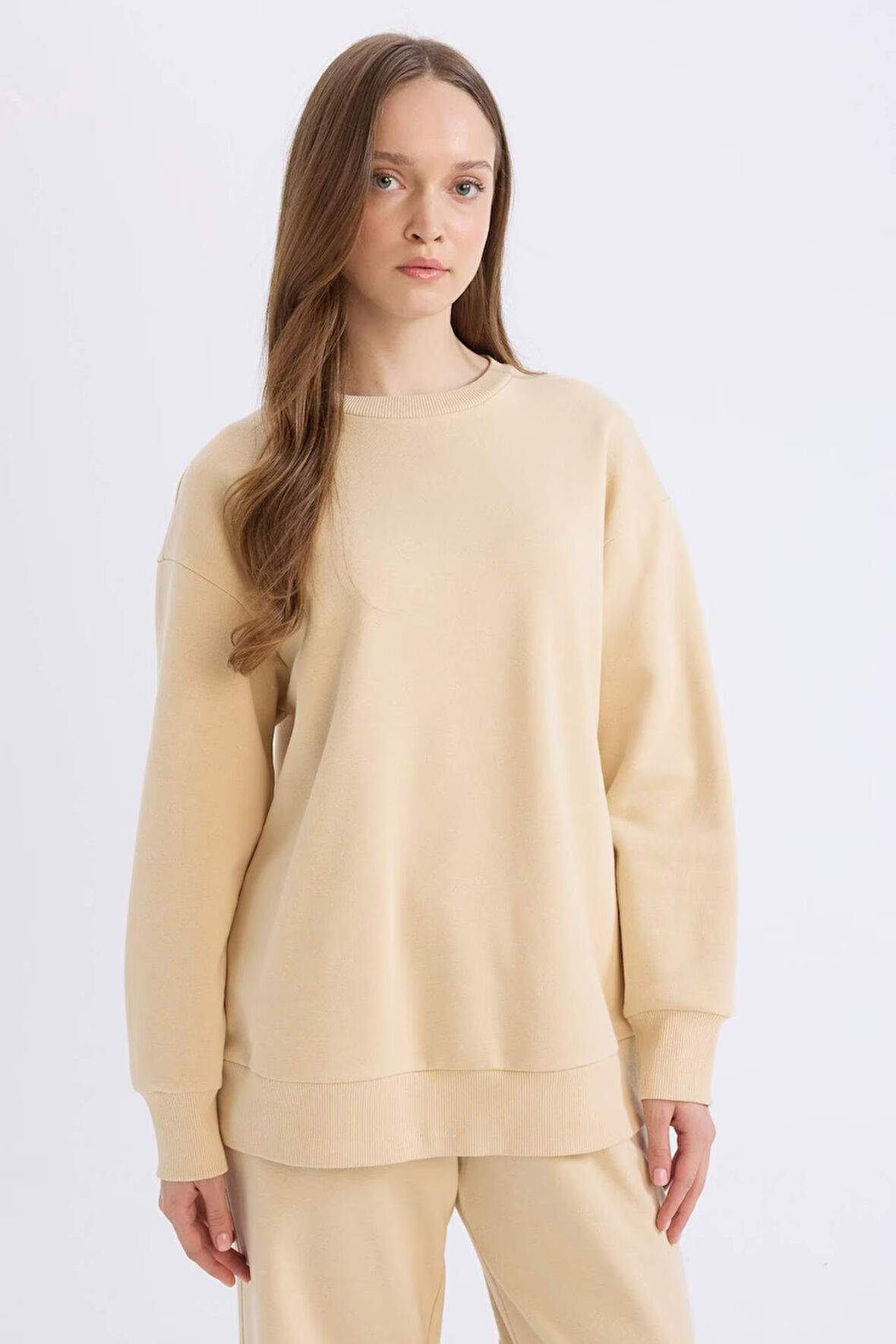 DeFacto Relax Fit Bisiklet Yaka İçi Yumuşak Tüylü Kalın Sweatshirt Tunik E4978AX24WNBG754