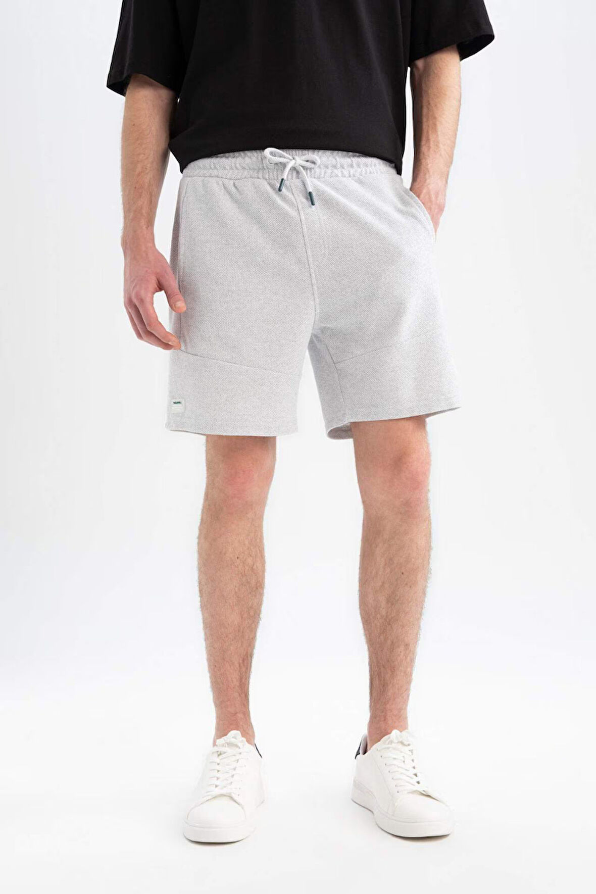 Slim Fit Dar Kesim Dar Paça Şort