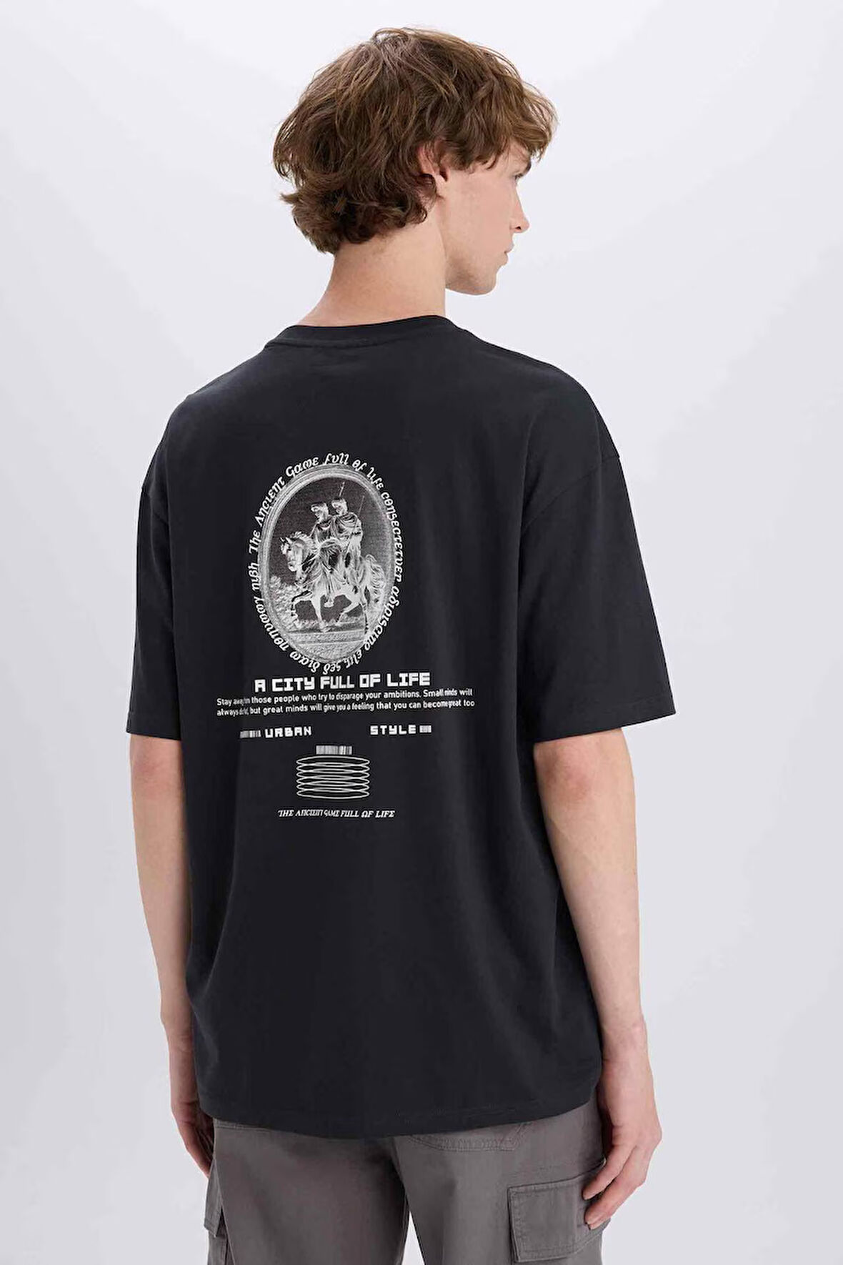 DeFacto %100 Pamuk Boxy Fit Bisiklet Yaka Sırt Baskılı Kısa Kollu Tişört E4544AX25SMAR221