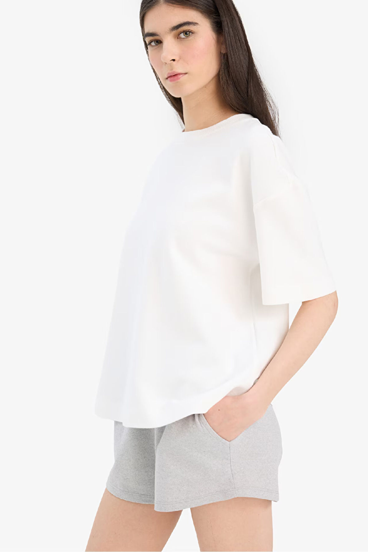 Oversize Geniş Kalıp Bisiklet Yaka Basic Düz Kısa Kollu Tişört