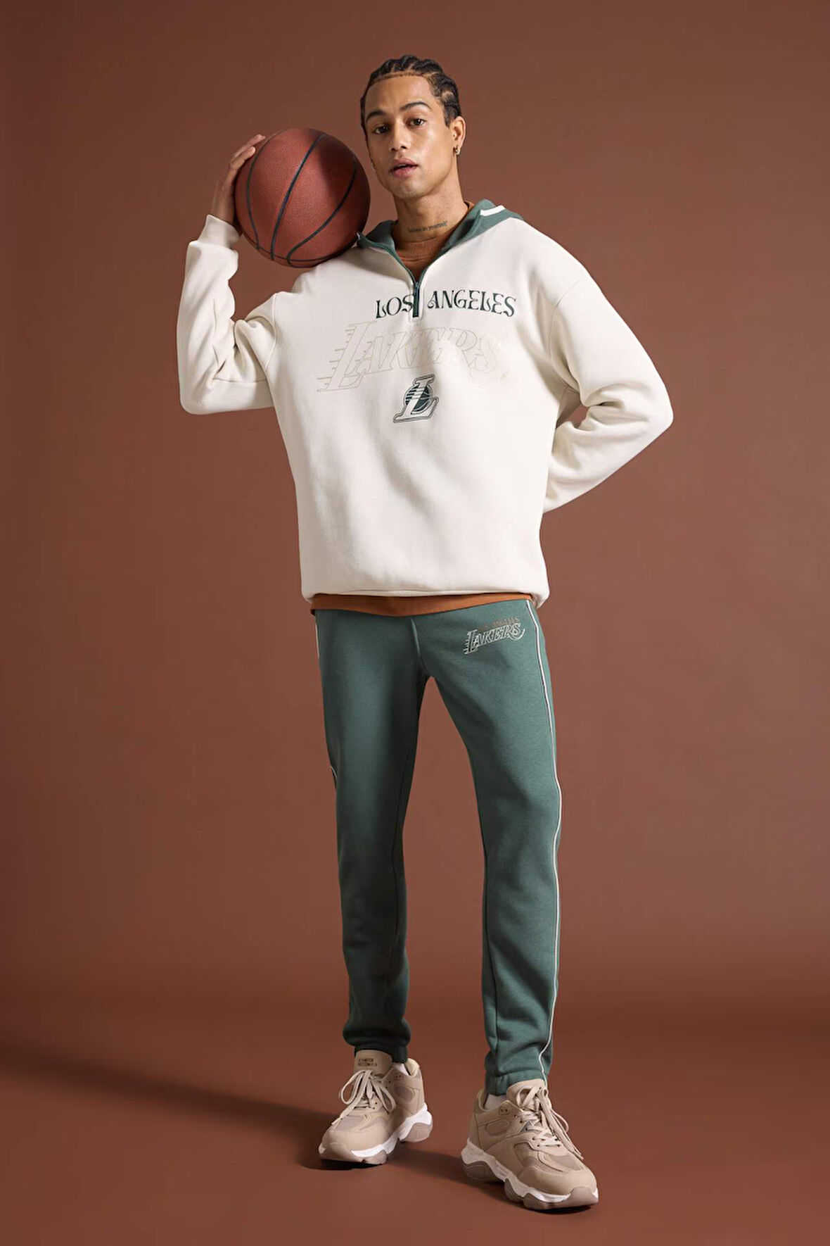 DeFactoFit NBA Los Angeles Lakers Kalın Jogger Eşofman Altı Standart Fit Cepli Beli Bağcıklı A7230AX24WNGN1177