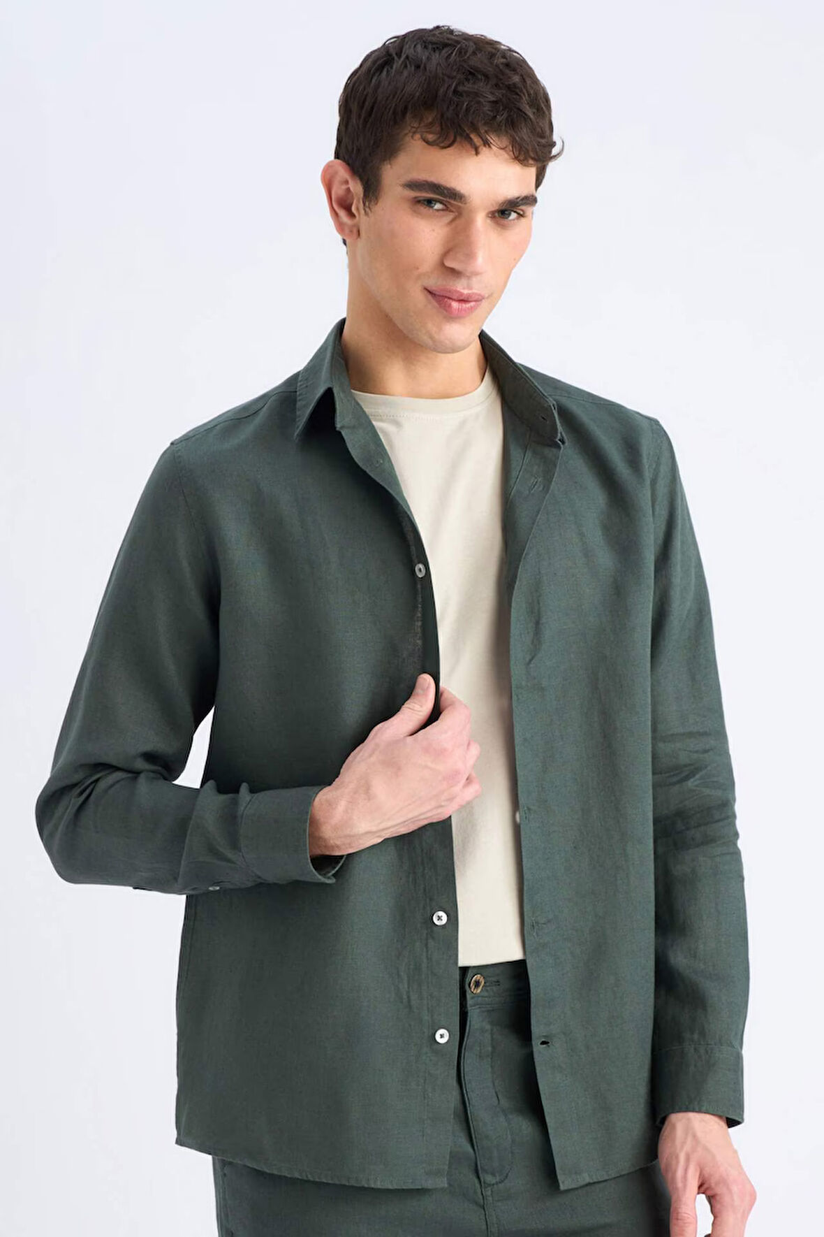 DeFacto %100 Keten Regular Fit Polo Yaka Yazlık Uzun Kollu Gömlek D9925AX25SPKH498