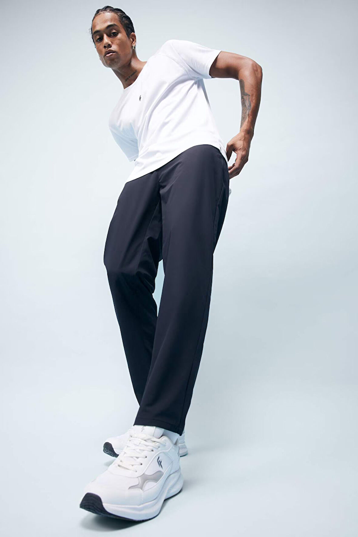 DeFactoFit Slim Fit Dar Kesim Standart Paça Multifonksiyonel Ultrastrech Sporcu Jogger D7238AX25SPNV82