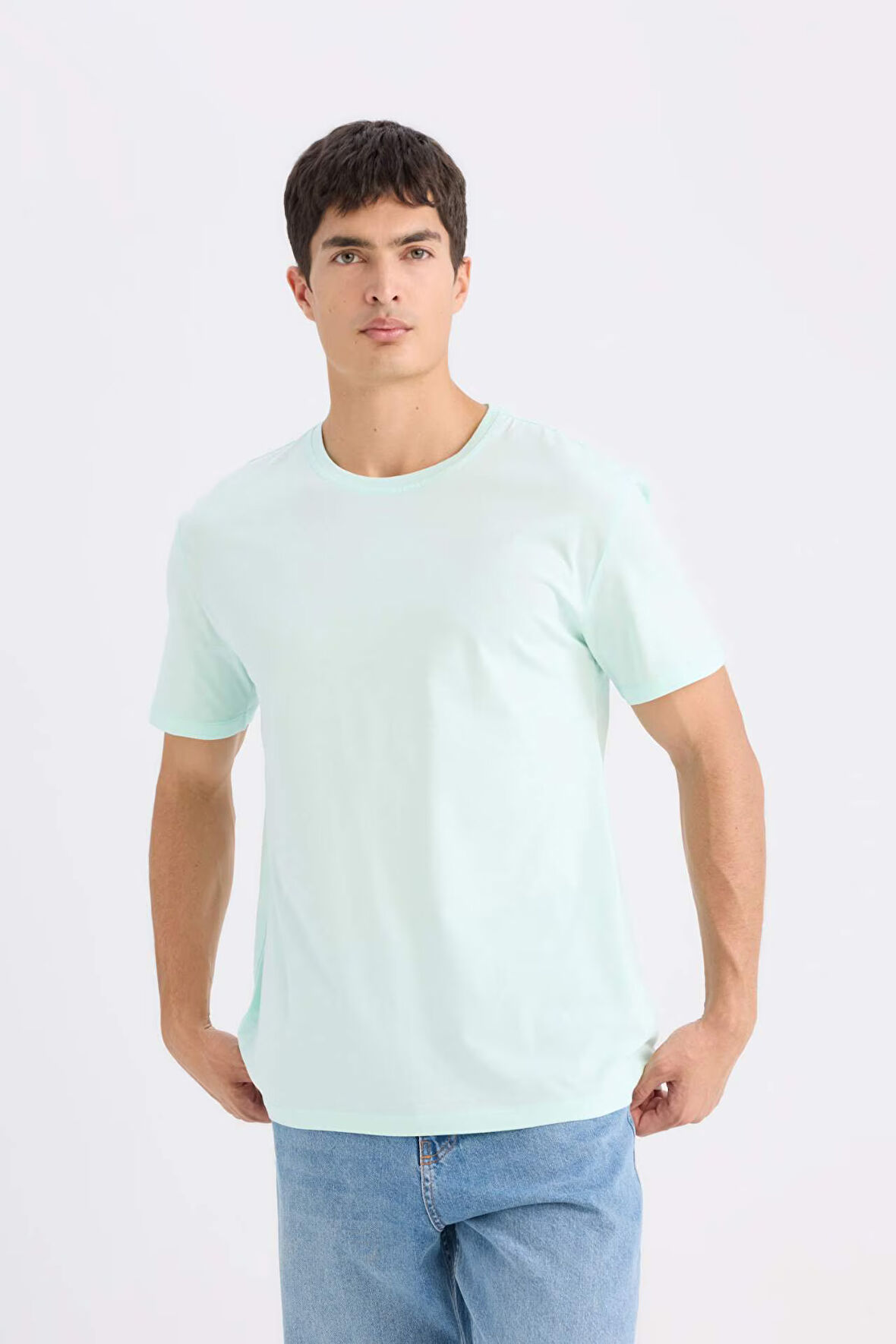 DeFacto New Regular Fit Bisiklet Yaka Basic Düz Kısa Kollu Tişört E1091AXNSTR263
