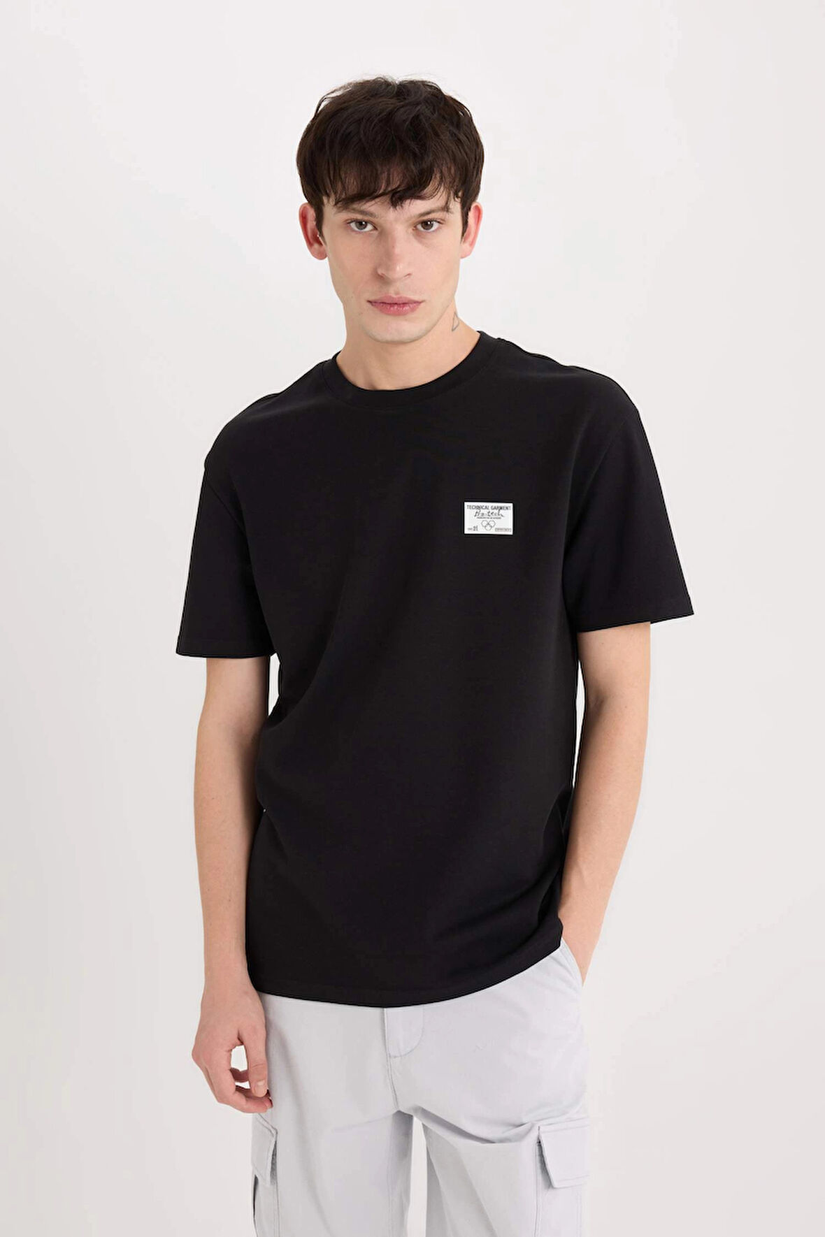 Defacto D5516 Siyah Regular Fit Bisiklet Yaka Baskılı Kısa Kollu Ağır Kumaş Tişört